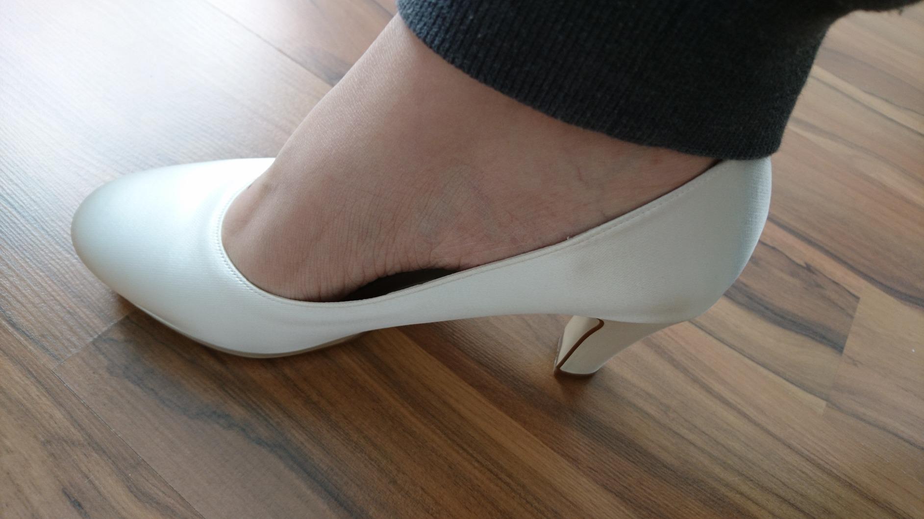 Rainbow Club Essentials Grace Pumps 38 EU Ivory Satin Blockabsatz