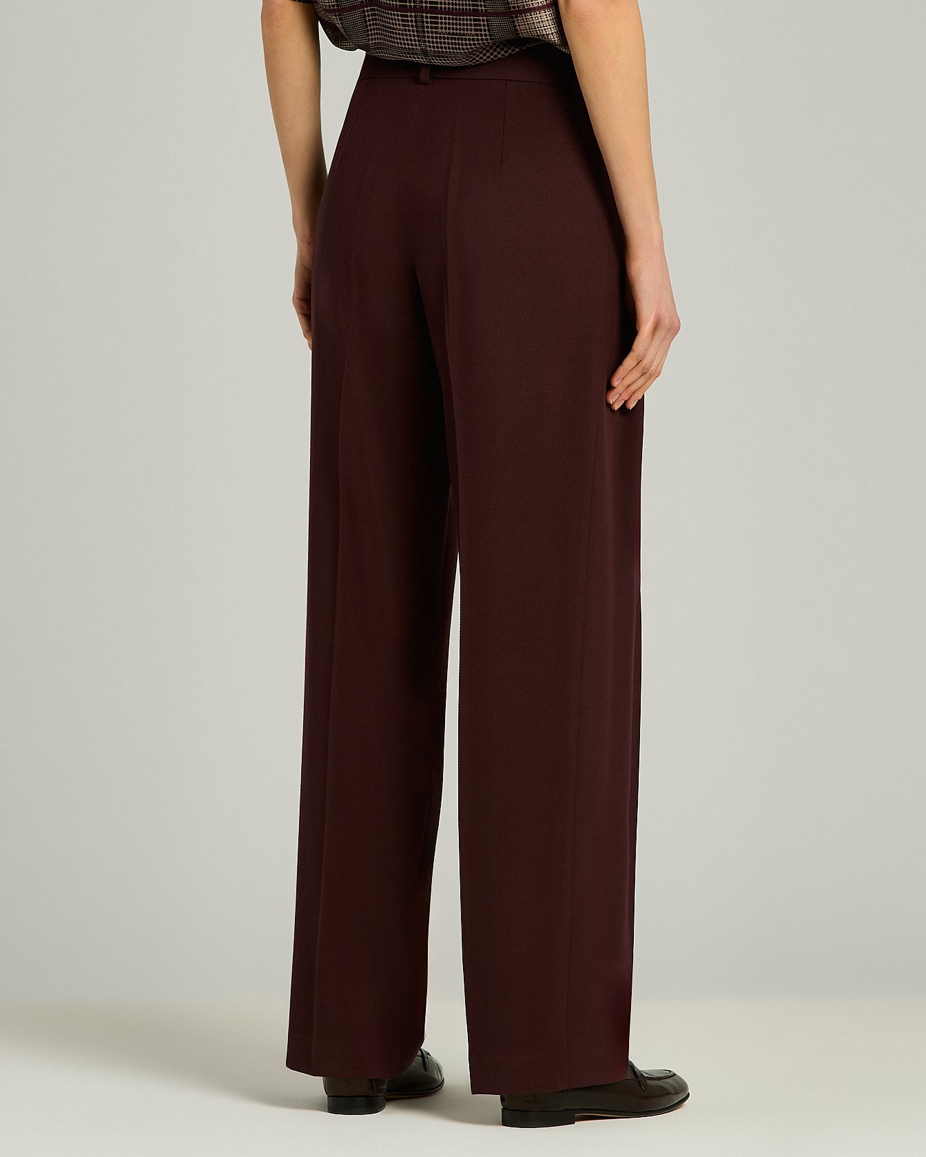 Kiton Bordeaux Tailored Wool Silk Hose bordeaux