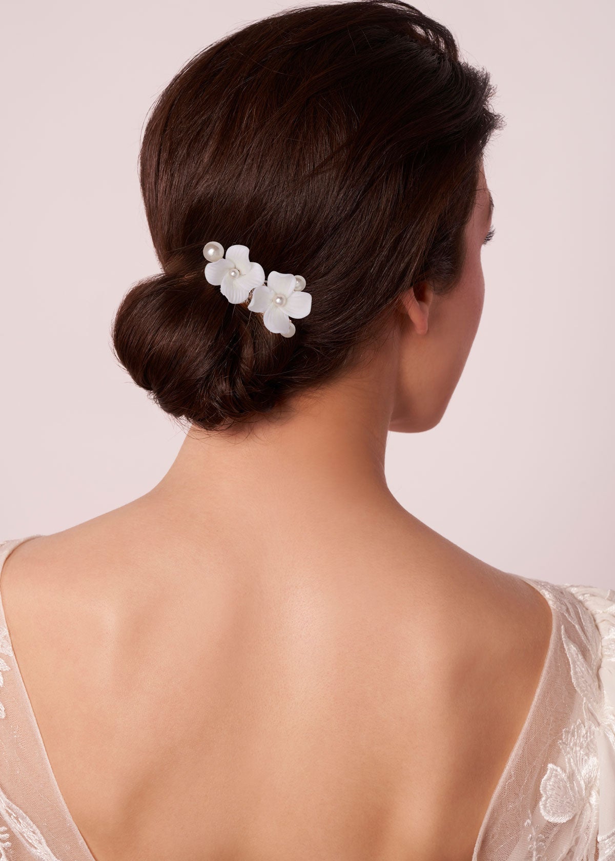 Elizabeth Bower Weiss Pearl Brauthaarkamm Gold Porzellanblumen
