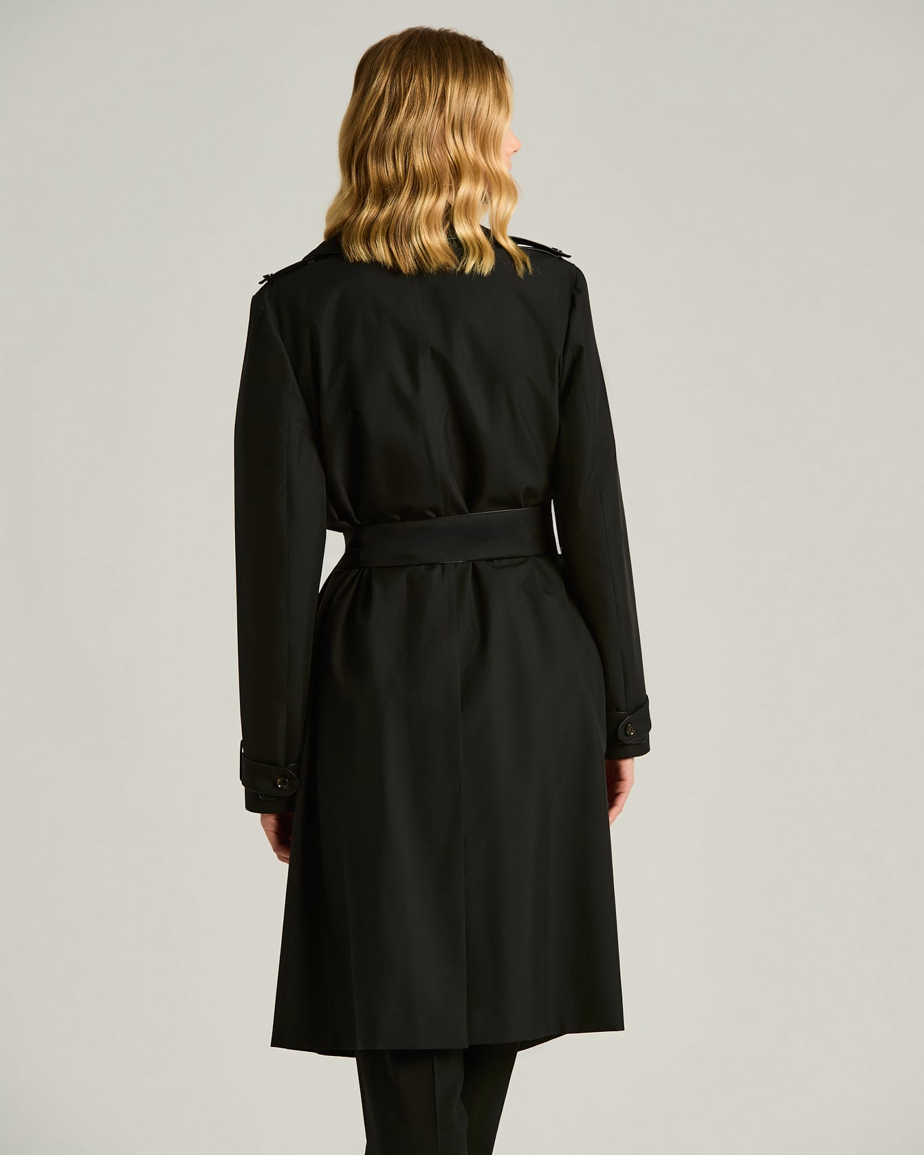 Kiton Seiden-Satin Überzieher schwarz Größe 46
