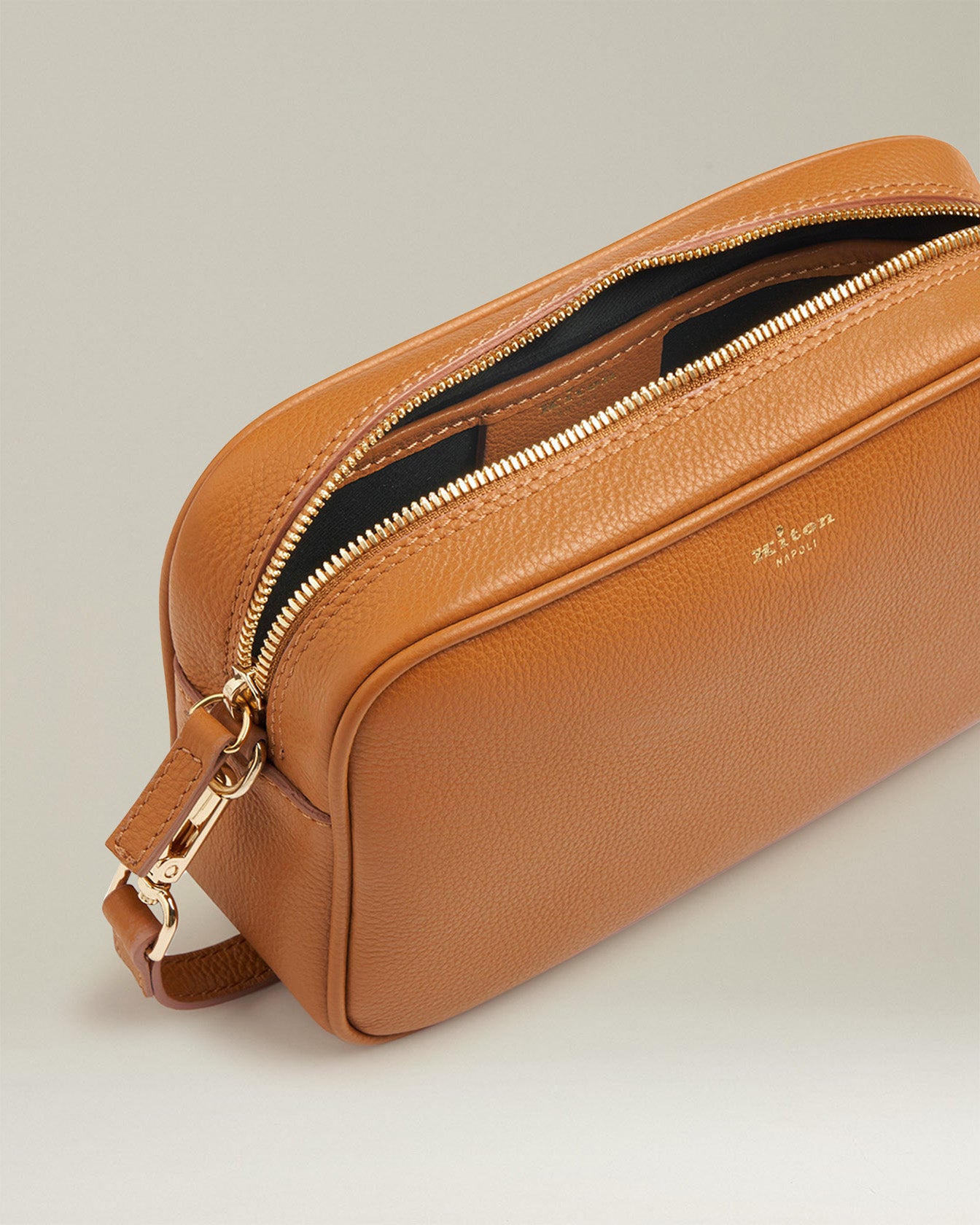 Kiton Bags BIG Umhängetasche Camel Kalbsleder