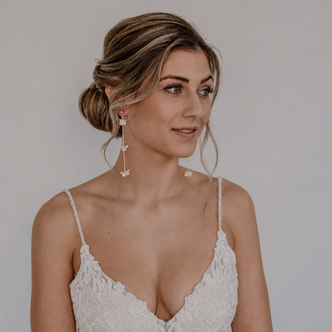 Perlenbräute Ohrringe Betty Blüten Hänger ivory Roségold
