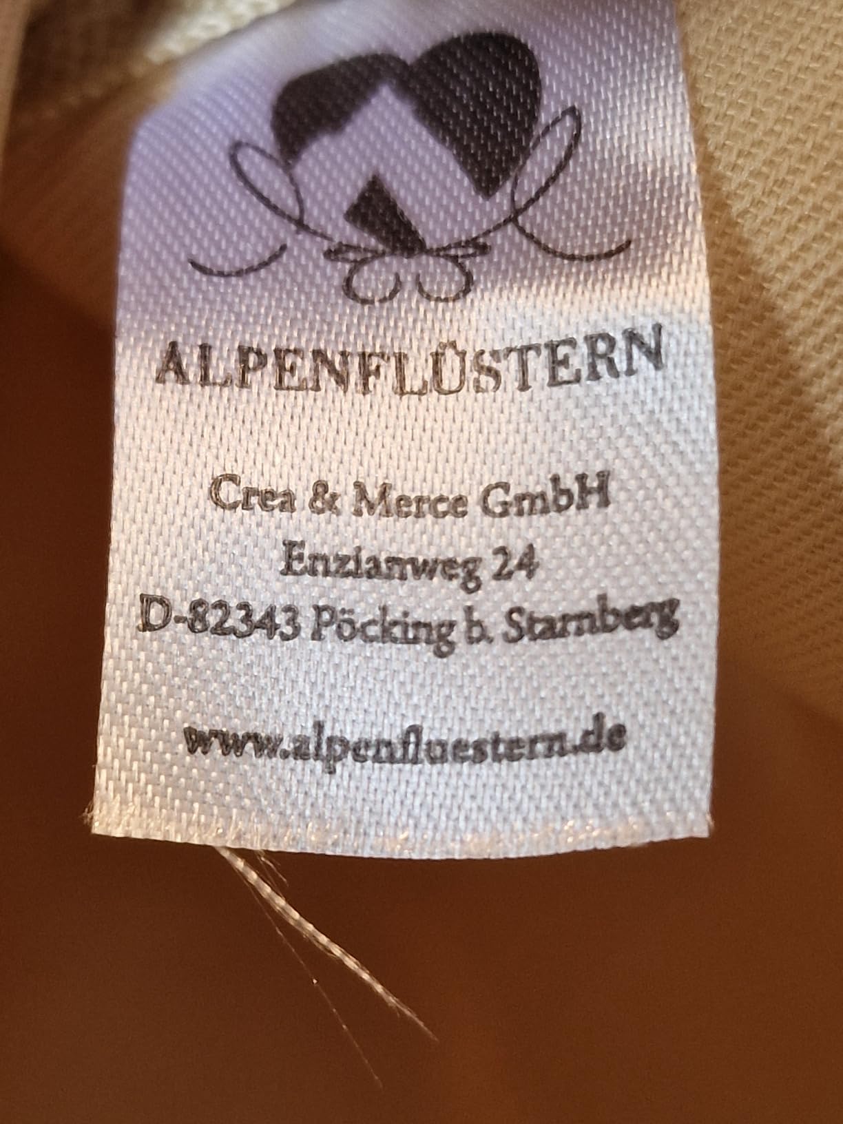 Alpenflüstern DAHEIM DTA080 Herztasche taupe-grau 3 Edelweiß