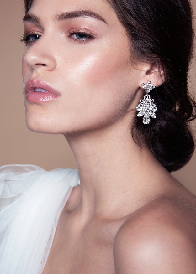 Elizabeth Bower Downton Drop Kristall Ohrringe Mattgold
