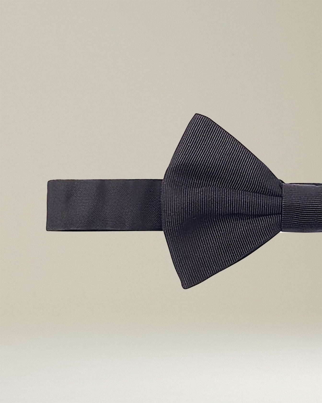 Kiton Black Silk Satin Fliege schwarz Seide TU