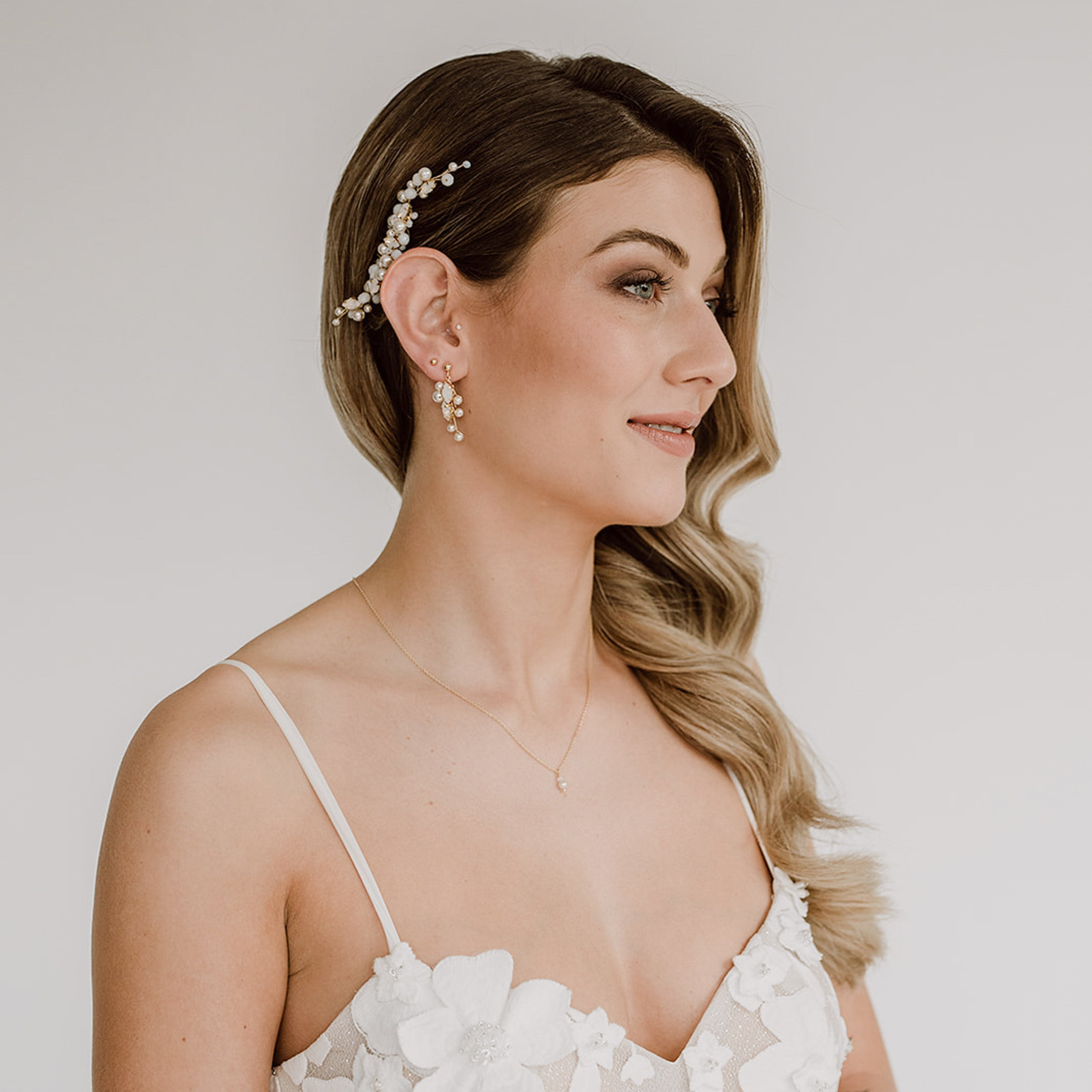 Perlenbräute Kylie Haarkamm mit Perlen und Kristallen Gold White Opal