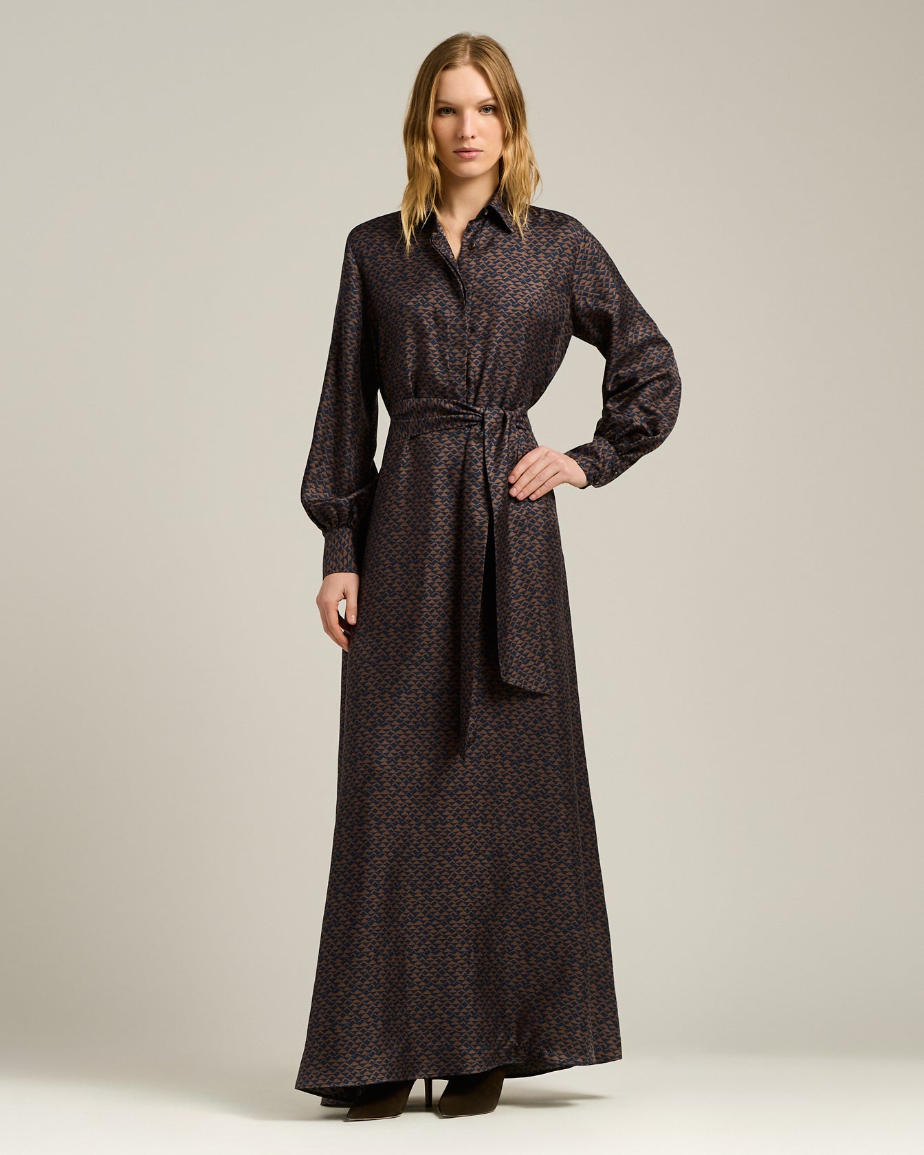 Kiton Dresses Seidenkleid 40 Braun Blau Print