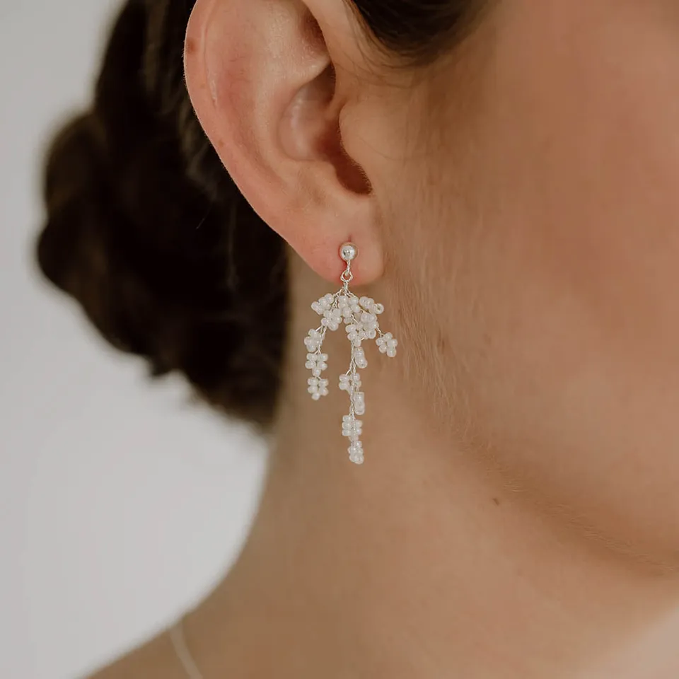 Perlenbräute Belina Hochzeit Ohrringe Silber kleine Perlen