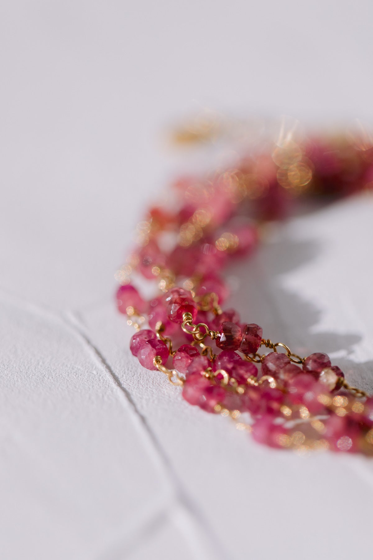 Juvelan Dark Pink Chamaleon Wickelarmband Gold Turmalin 88 cm