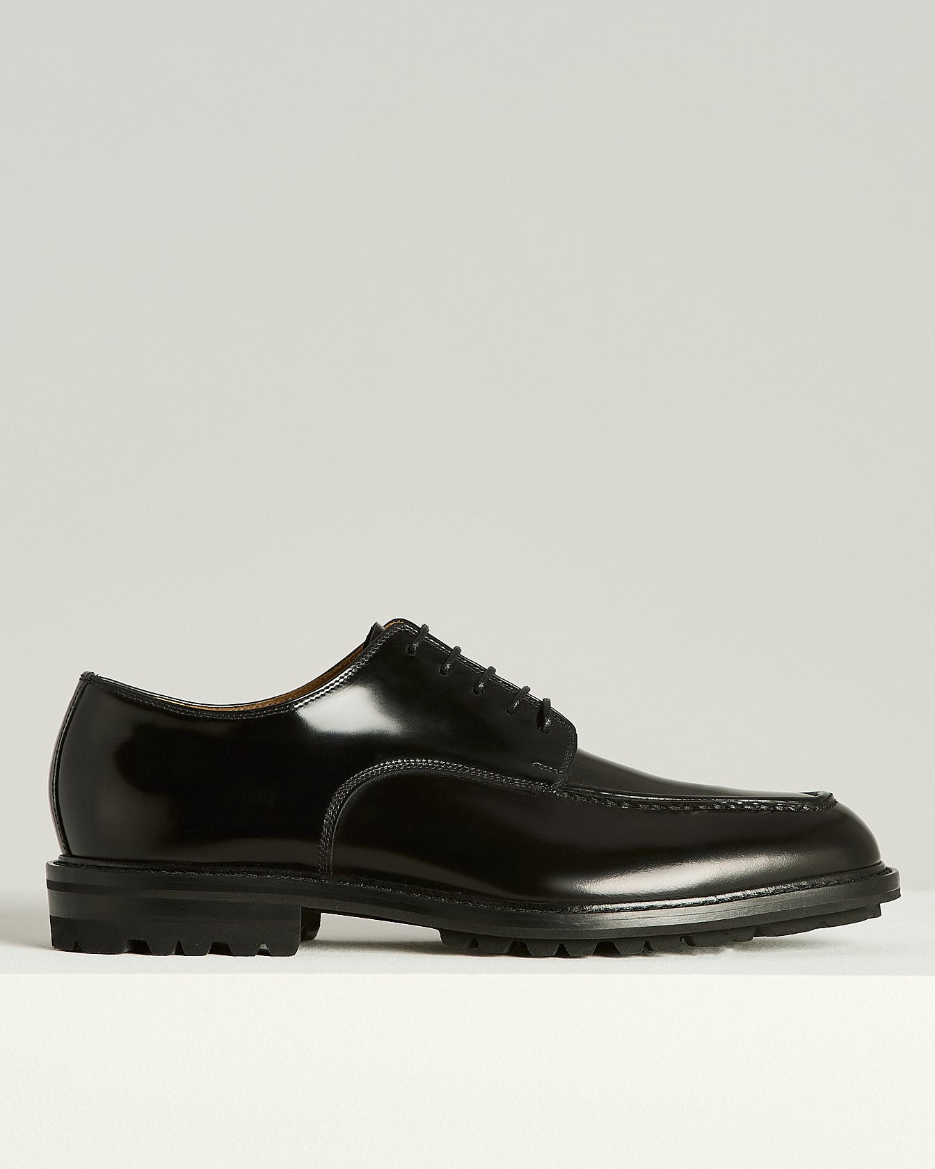 Kiton Shoes Derby Schwarz Kalbsleder Profilsohle
