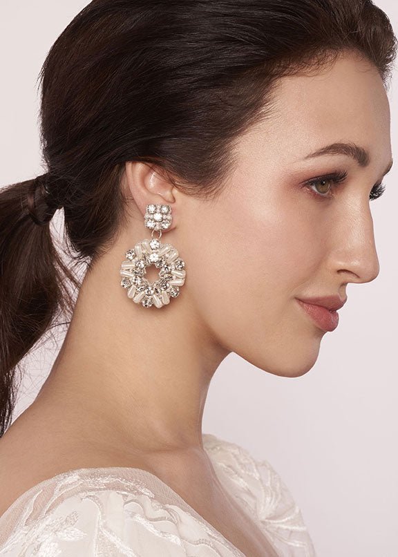Elizabeth Bower Sheilda Creolen Braut Rhodium Perlen 40mm