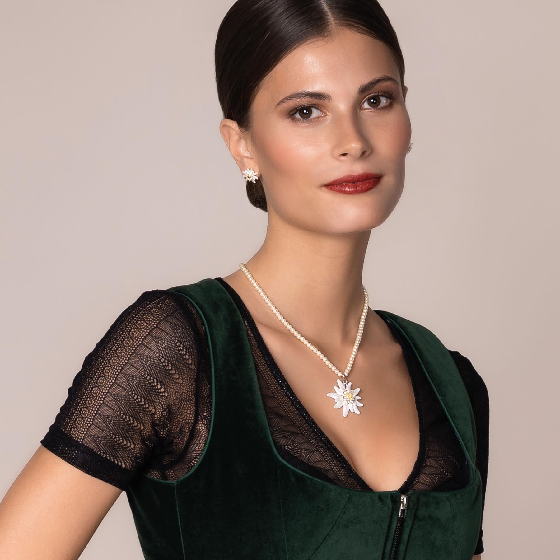 Alpenflüstern DAHEIM Greta groß SET052 Trachtenset creme-weiß Perlen