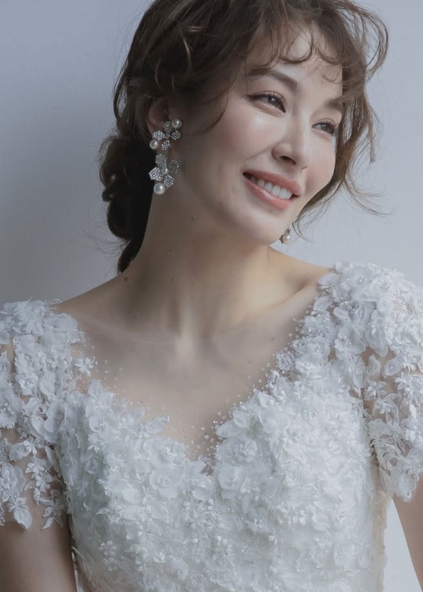 Elizabeth Bower June Pearl Floral Ohrringe Rhodium Tropfen