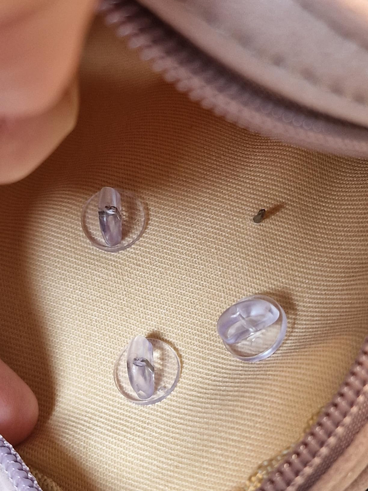 Alpenflüstern DAHEIM DTA080 Herztasche taupe-grau 3 Edelweiß