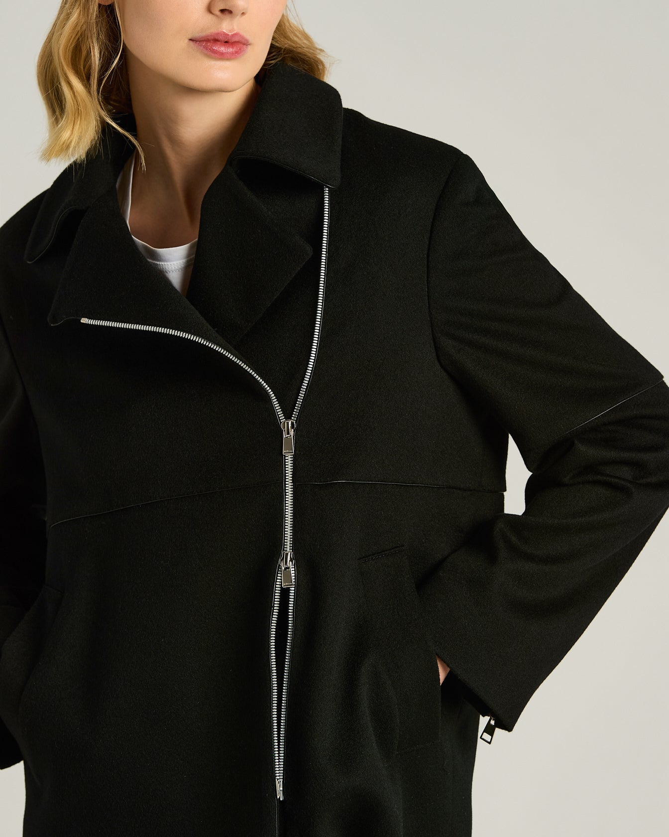 Kiton Tailored Cashmere Mantel schwarz Reissverschluss
