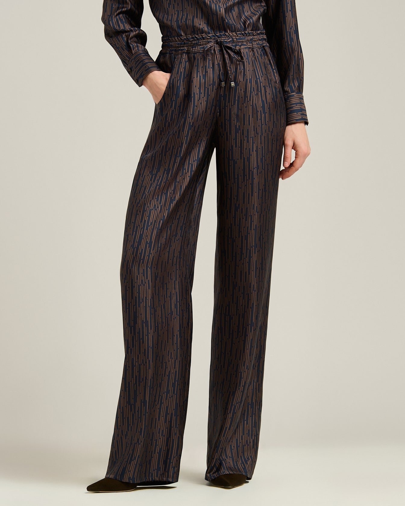 Kiton Palazzo Seidenhose Blau Braun Print Gr. 40 weit