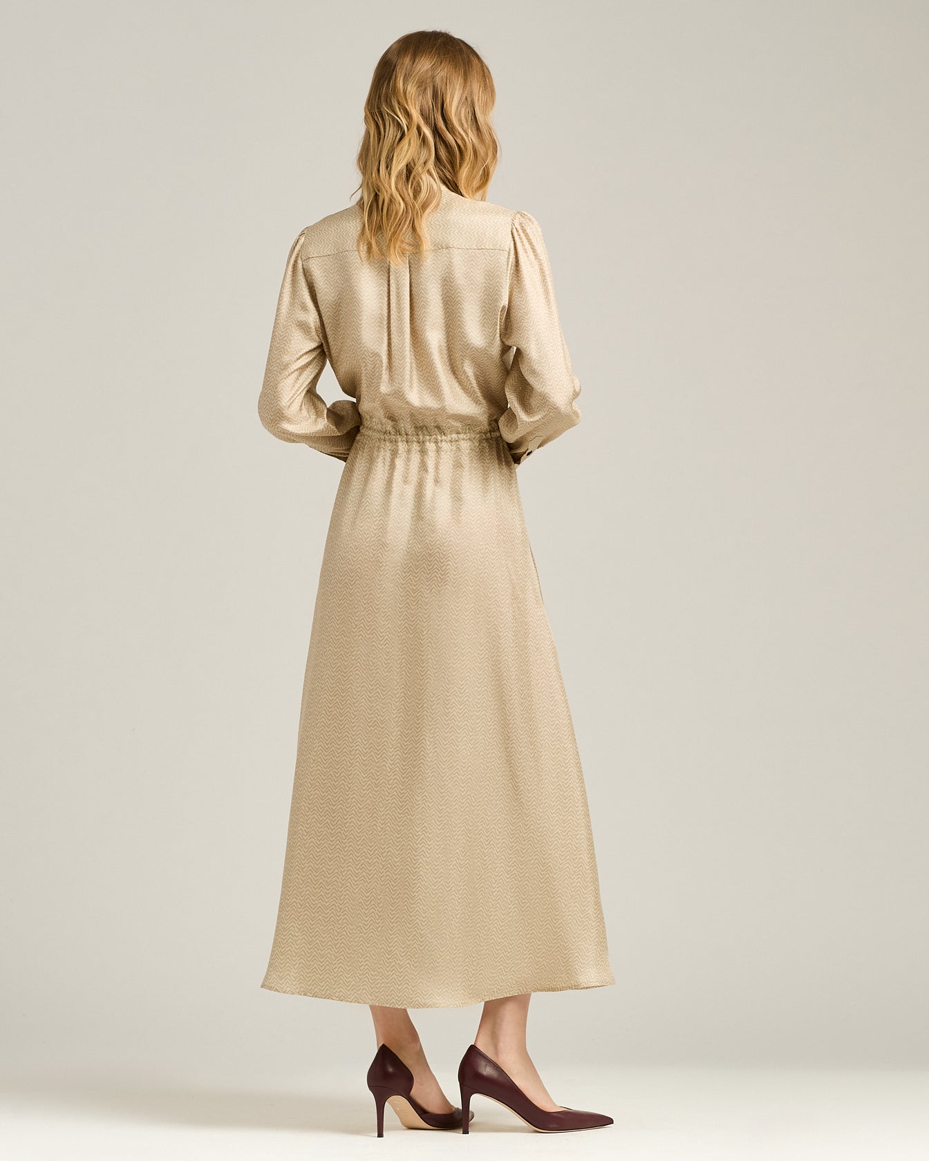 Kiton Dresses Beige Printed Silk Midi Blusenkleid Größe 40