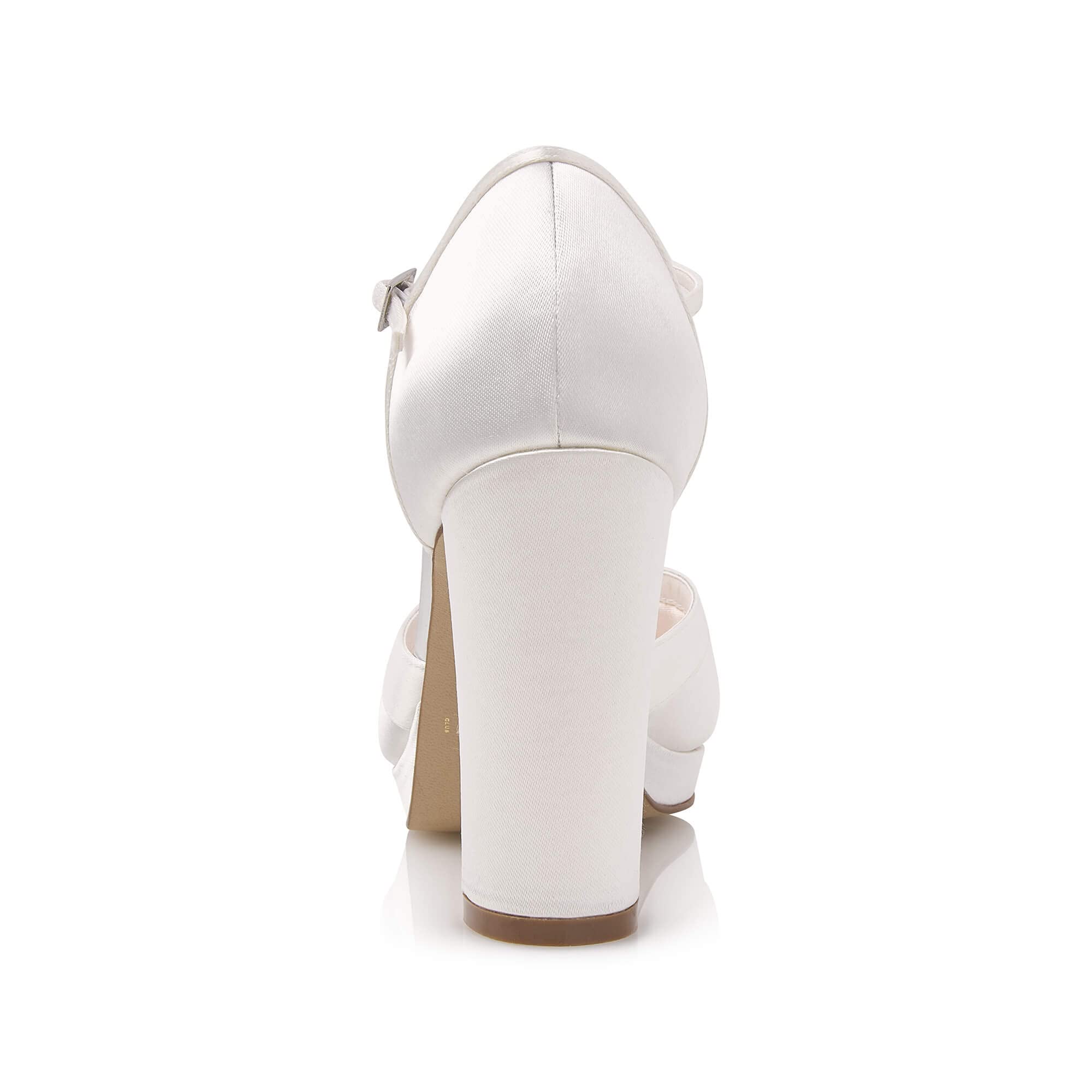 Rainbow Club Essentials Range Taara Pumpe Ivory 10 cm Blockabsatz