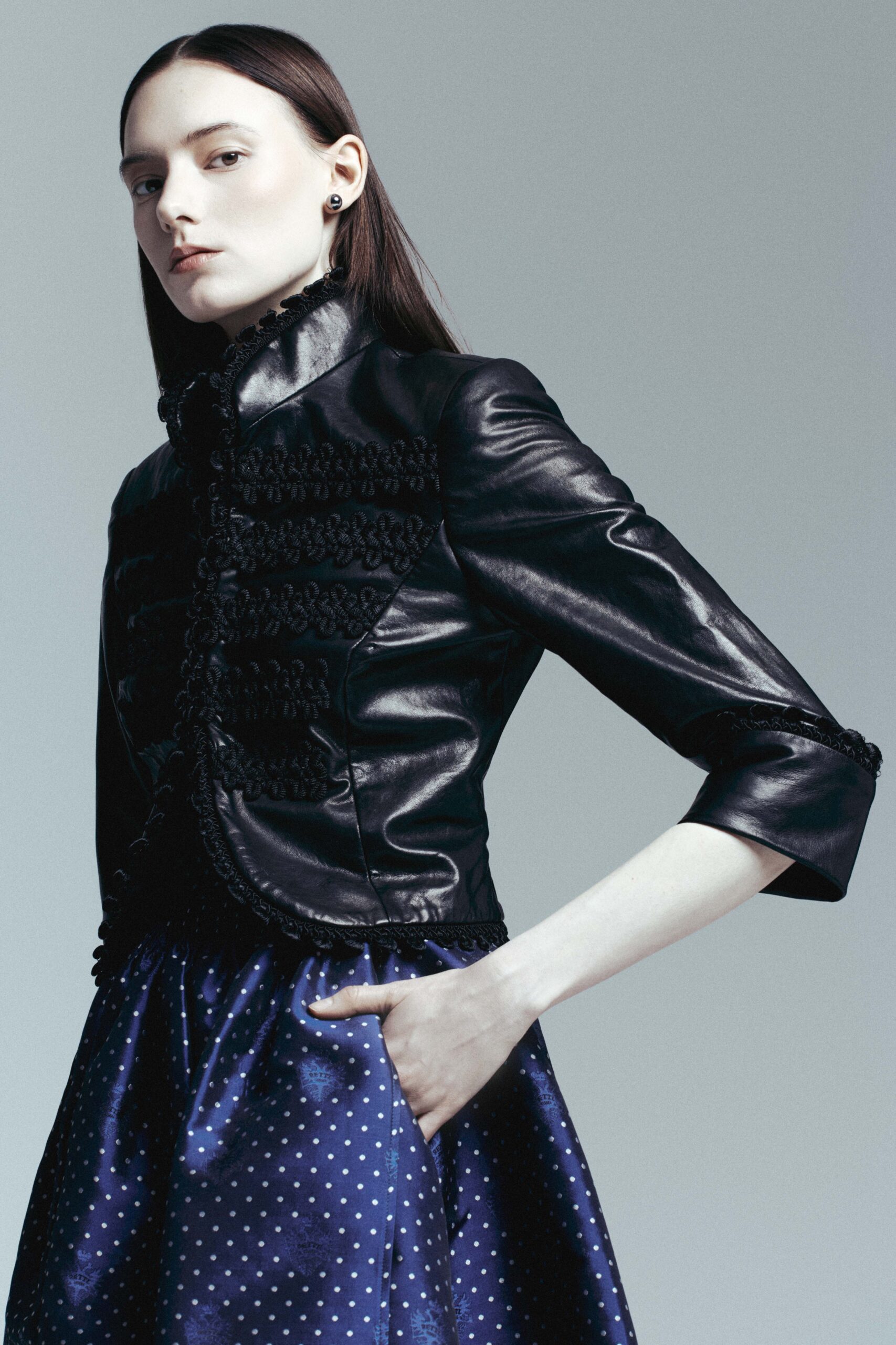 Rettl Hembra Dirndl Damen midi mit Schürze