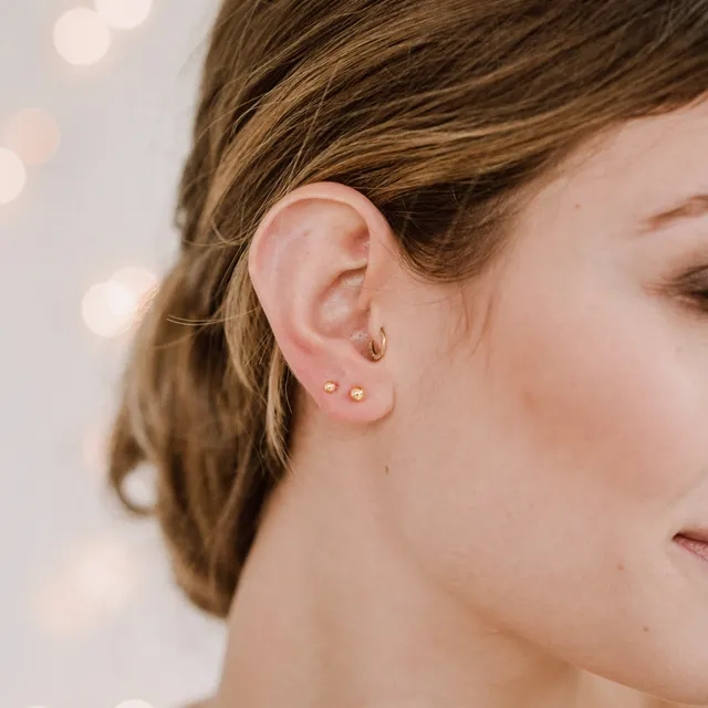 Perlenbräute Kaya 3mm Ohrstecker Gold zweites Ohrloch