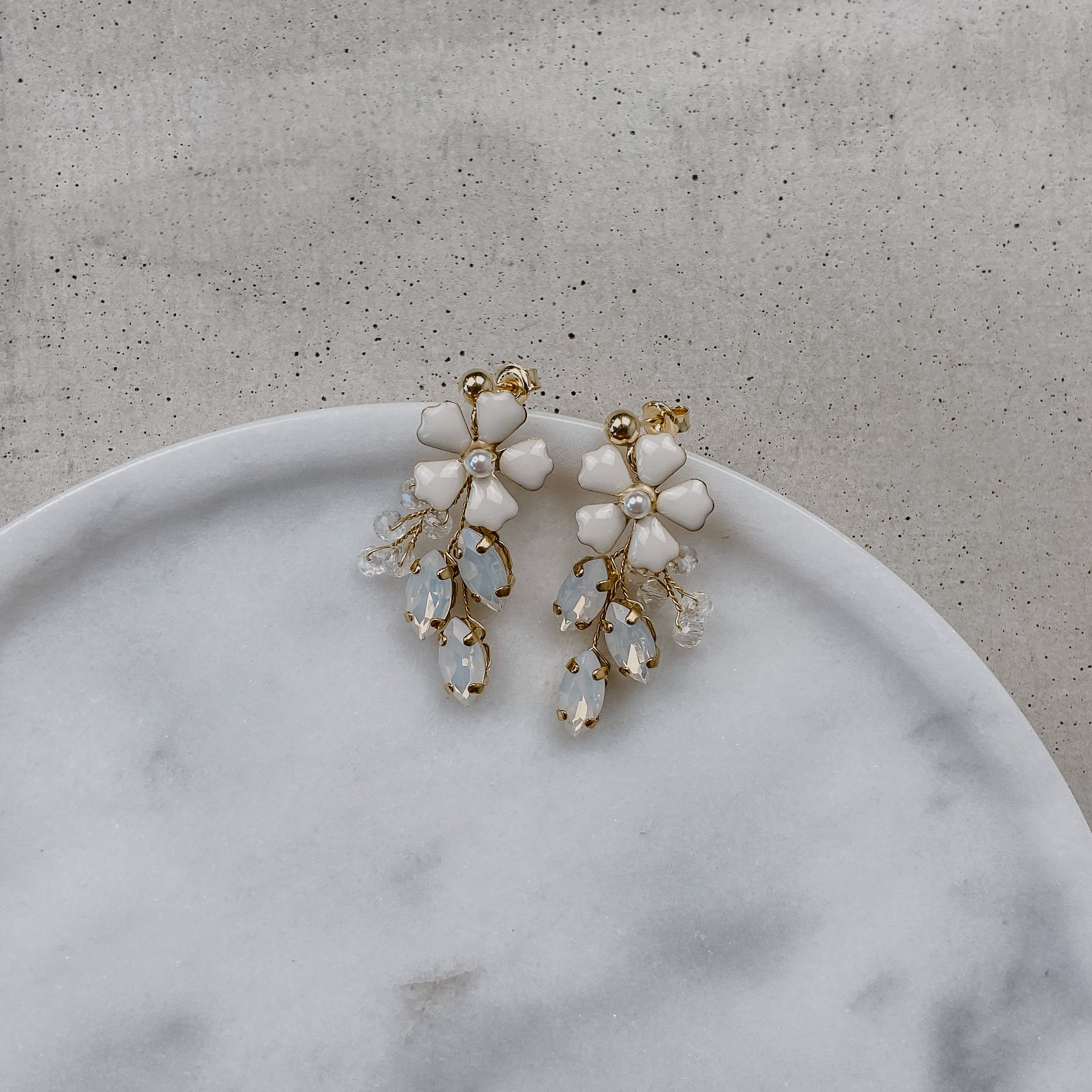 Perlenbräute Annelie Brautohrringe Gold Blüten Kristalle 3,6 cm