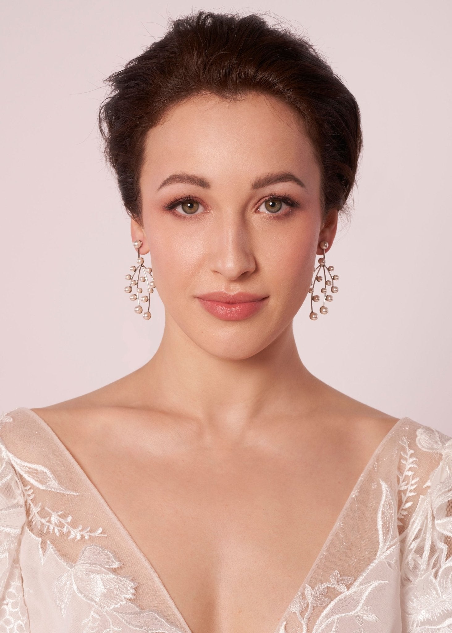Elizabeth Bower Eden Pearl Mini Drop Earrings Rhodium Perlen
