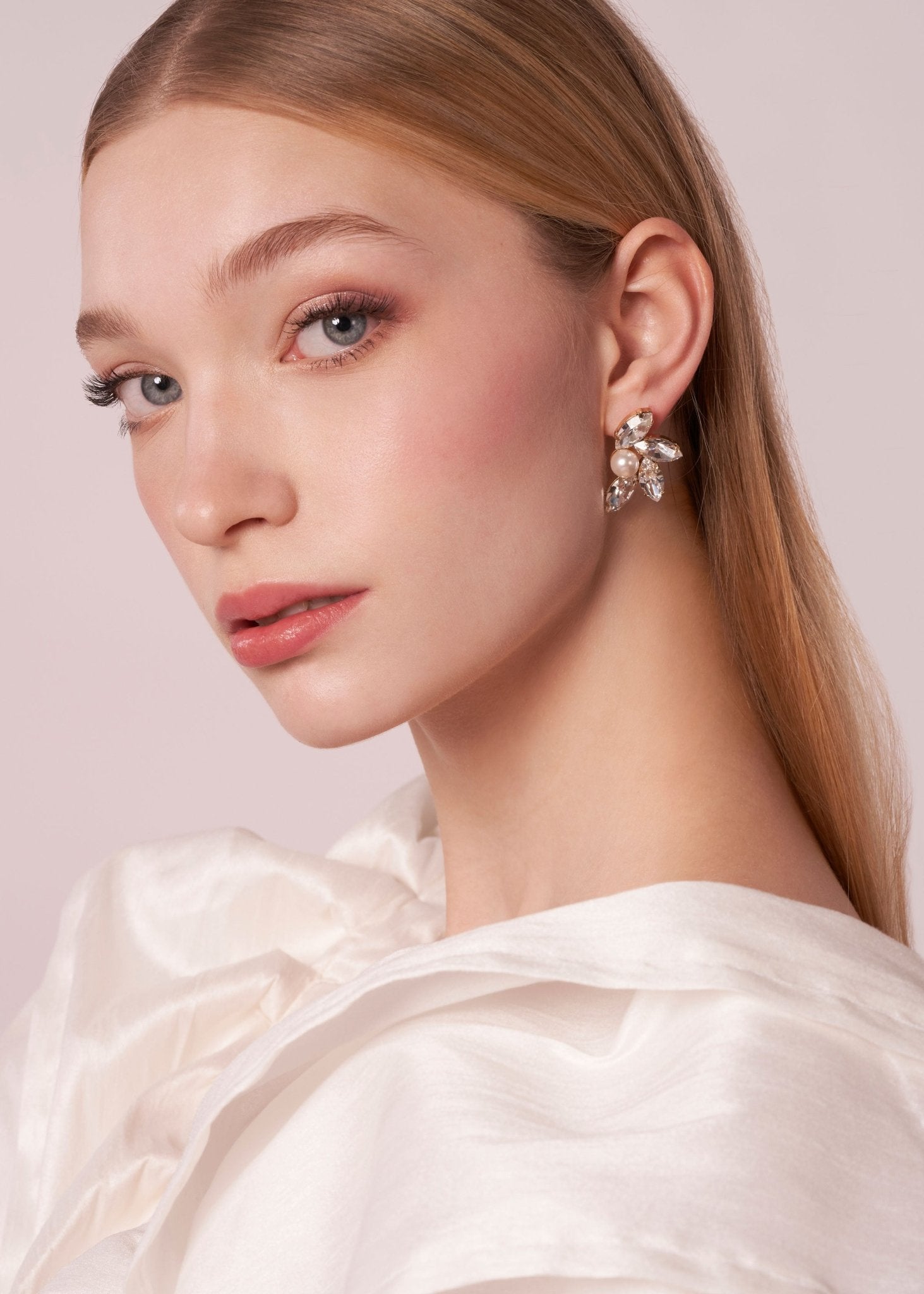 Elizabeth Bower Pinion Ohrstecker Kristall Perle Rhodium
