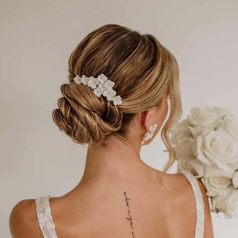 Perlenbräute Coco Haarclip Haarschmuck weiße Blüten Perlen