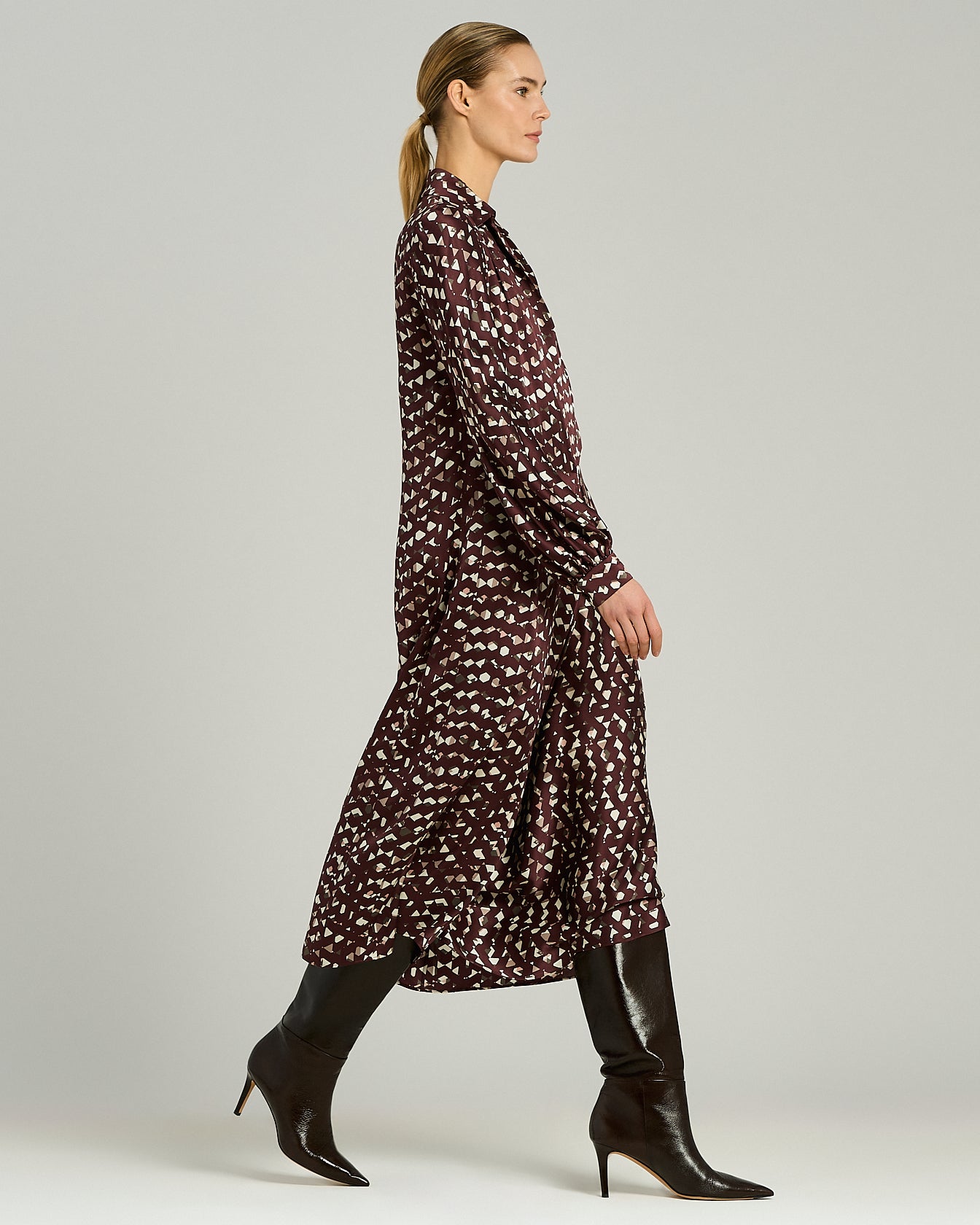 Kiton Dresses Bordeaux Seidenkleid Gr. 40 mit Print