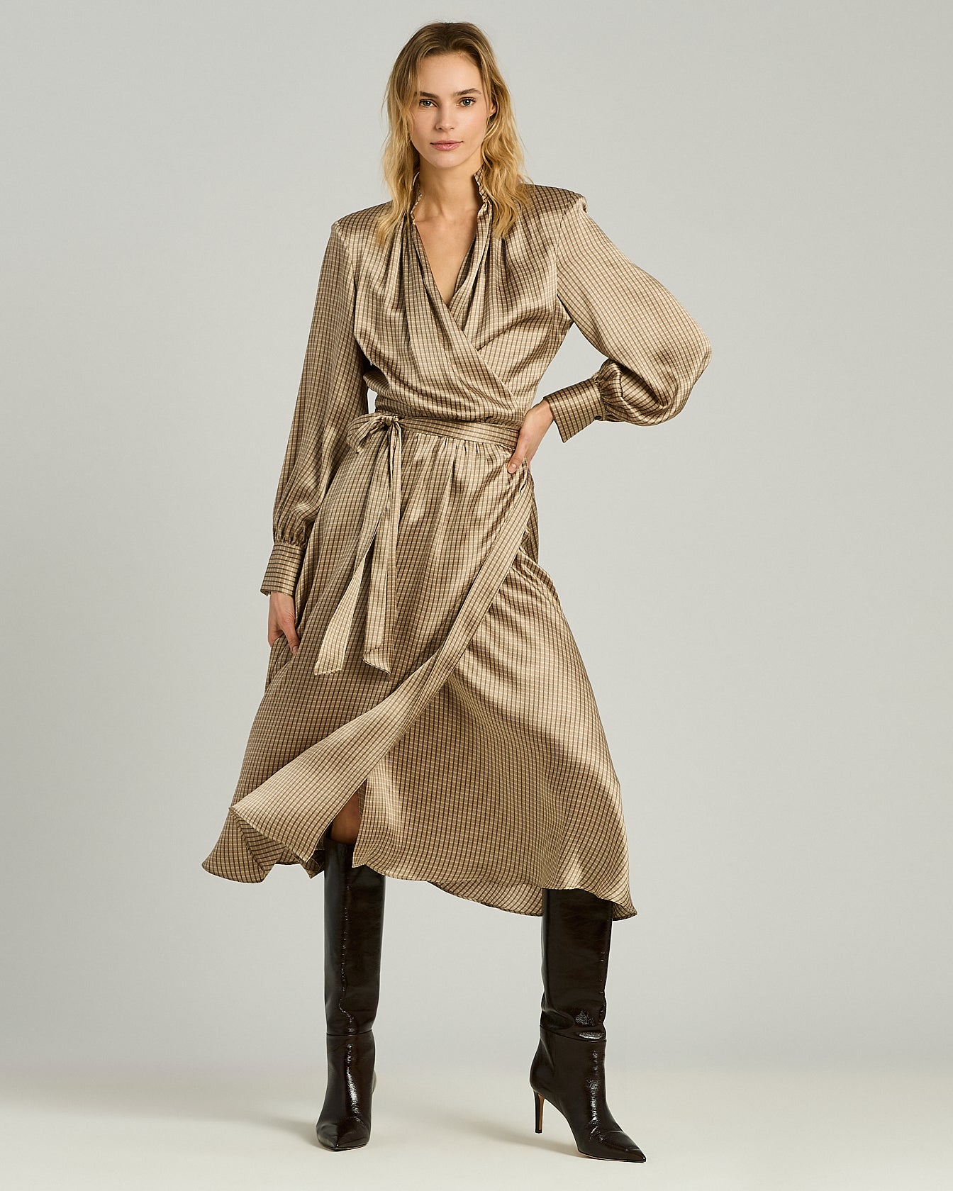 Kiton Seiden Midikleid Beige Wickelkleid mit Gürtel