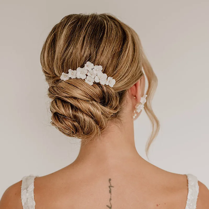 Perlenbräute Coco Haarclip Haarschmuck weiße Blüten Perlen