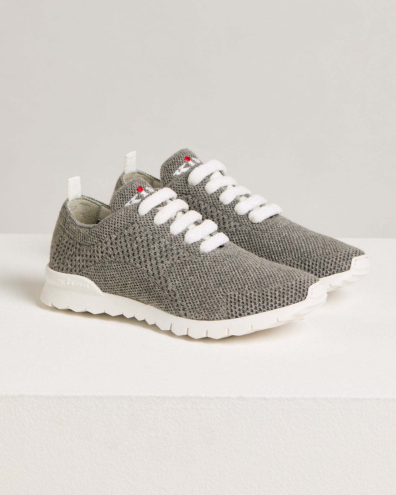 Kiton Fit Cashmere Sneaker Schuhe Hellgrau Strick