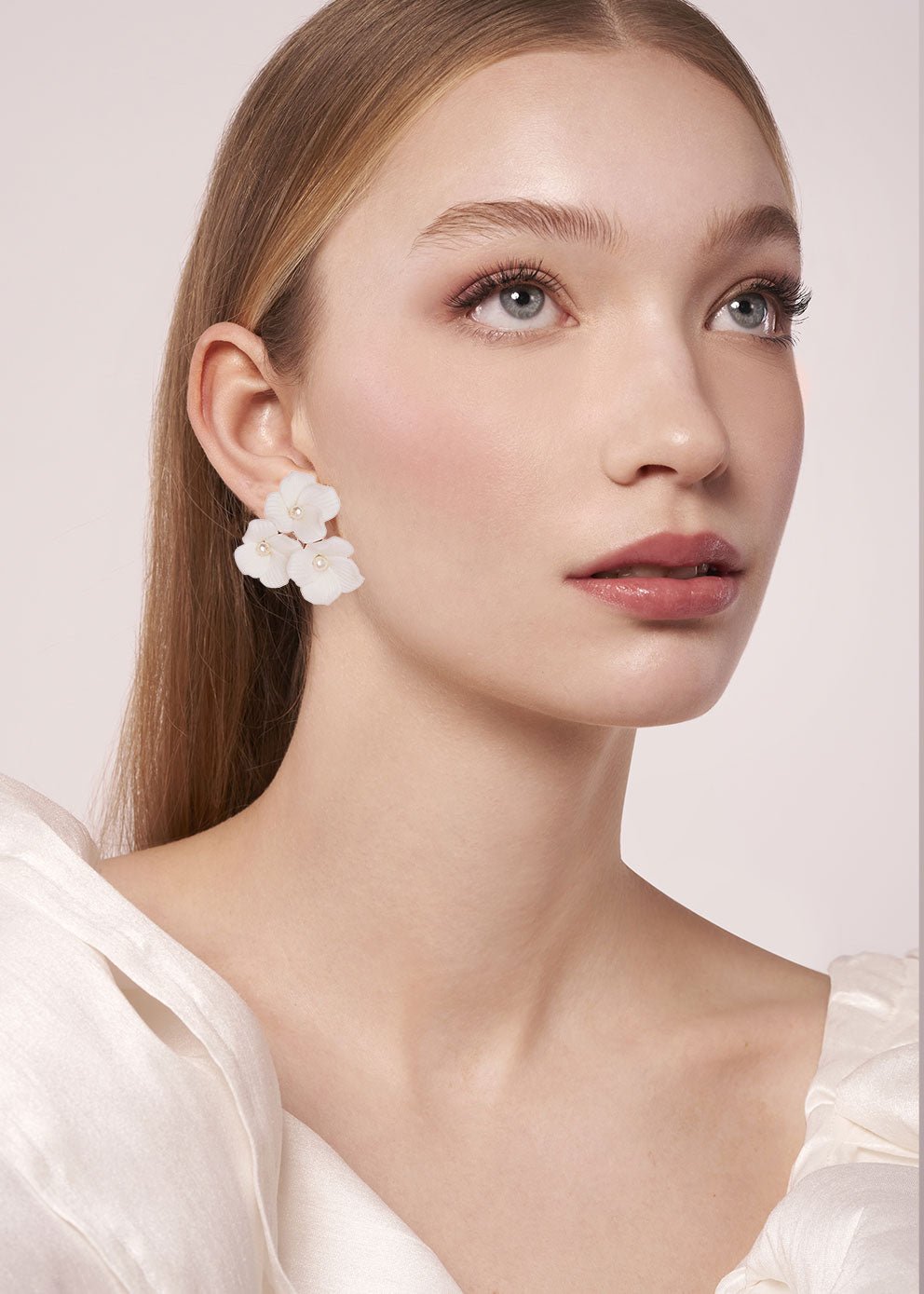 Elizabeth Bower Weiss Cluster Braut Ohrstecker Gold