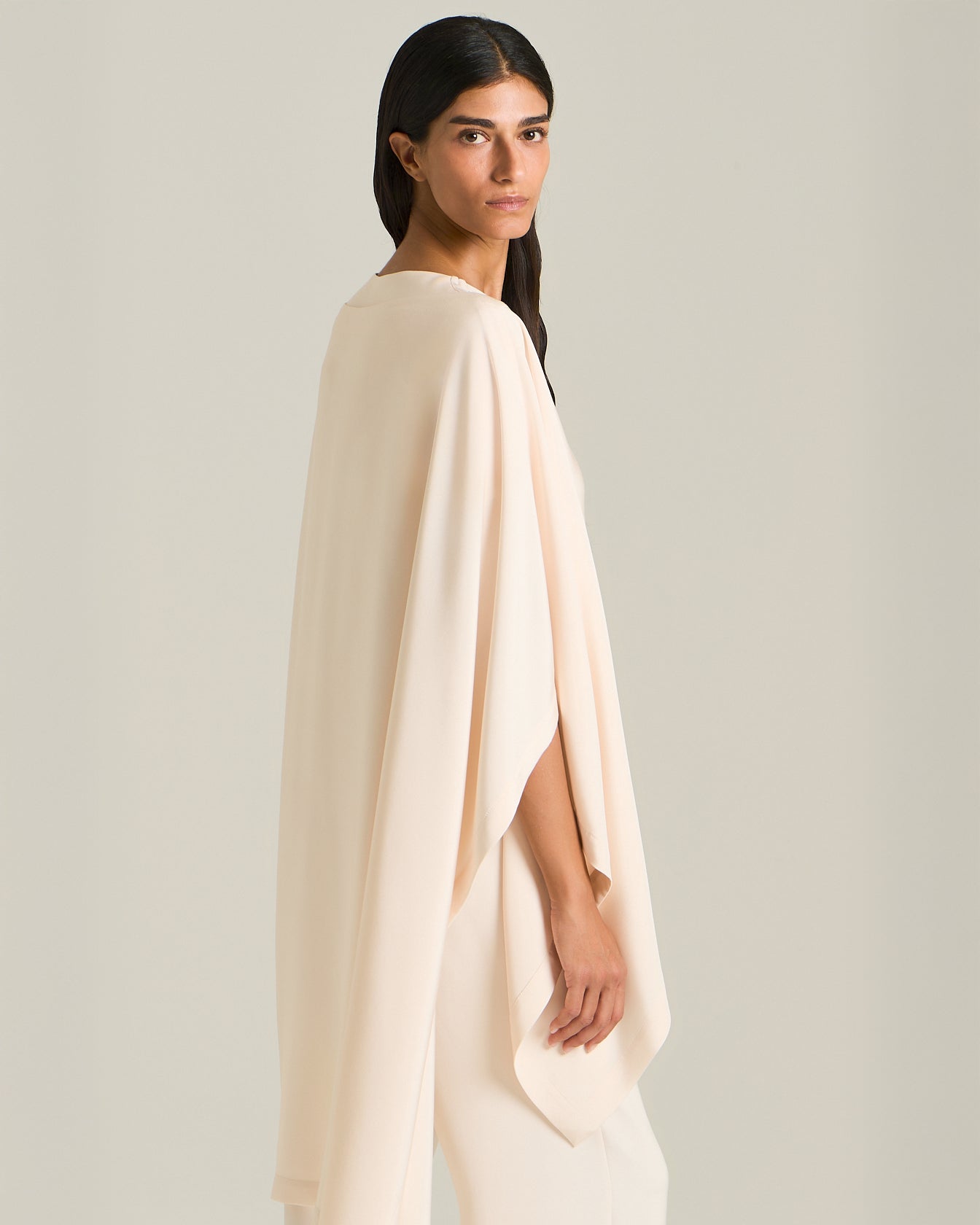 Kiton Silk Cape Cape Seide mit Armschlitzen