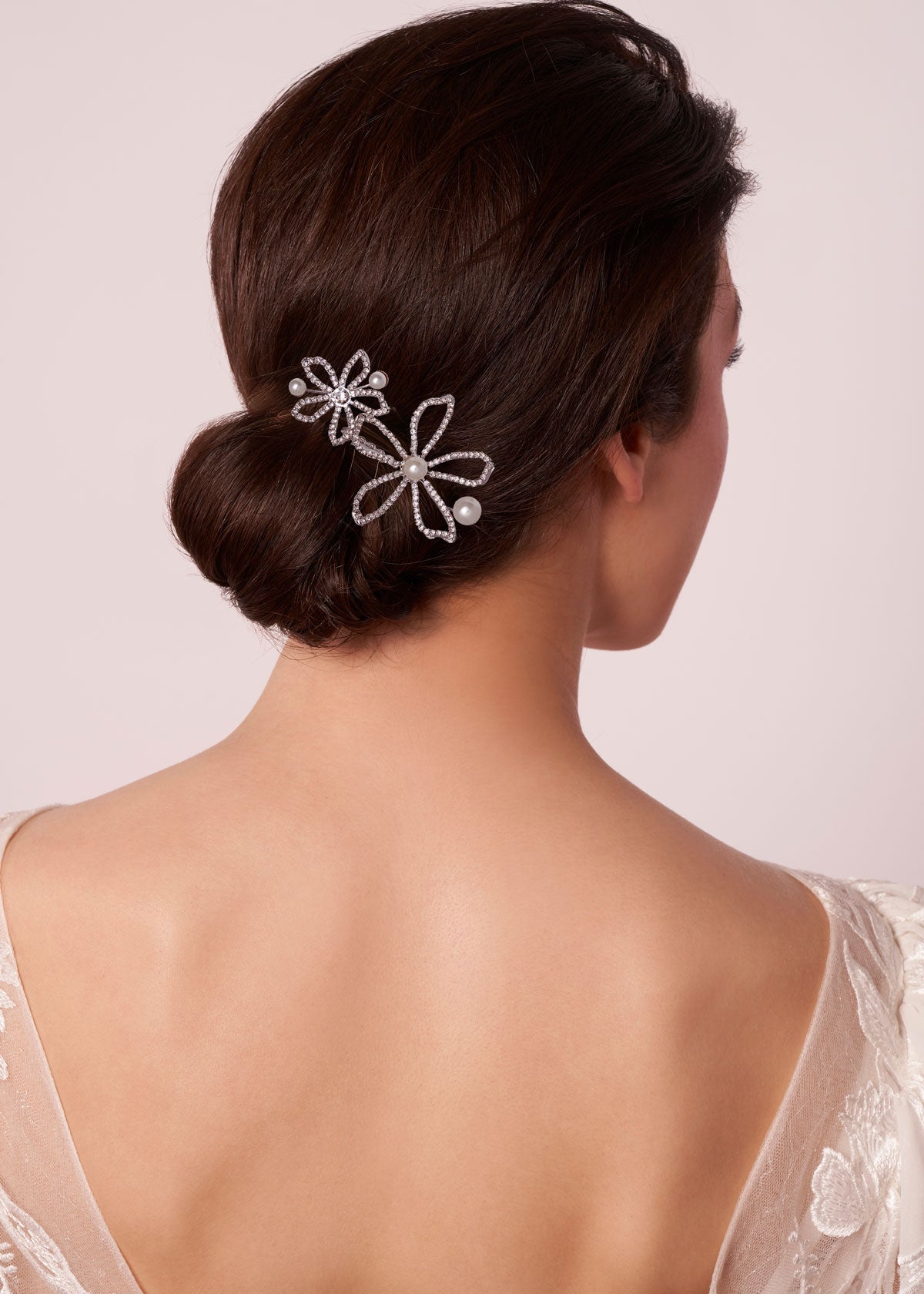 Elizabeth Bower Pavet Pearl Mini Haarkamm Rhodium