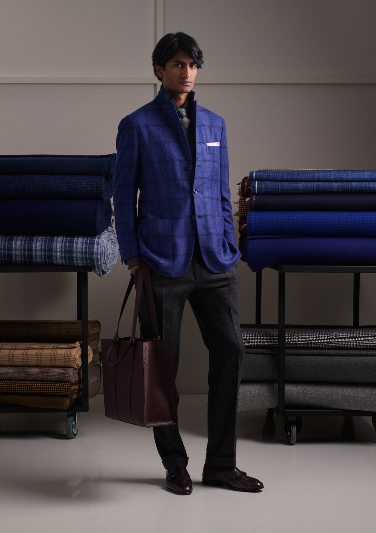 Kiton Bundfalten Hose Dunkelgrau Wolle Anzughose