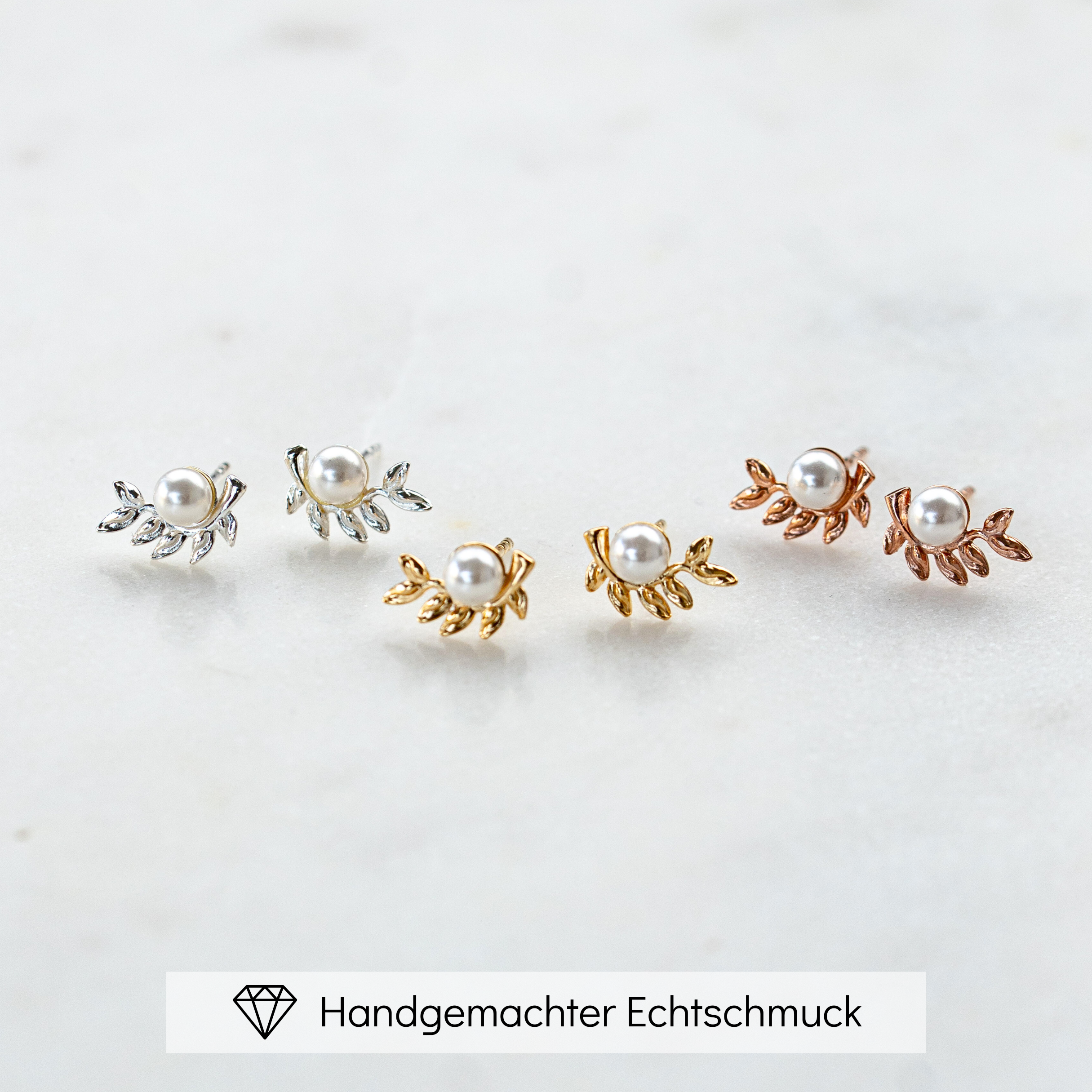 Perlenbräute Resi Ohrstecker Gold Blätter vegane Perle 1cm