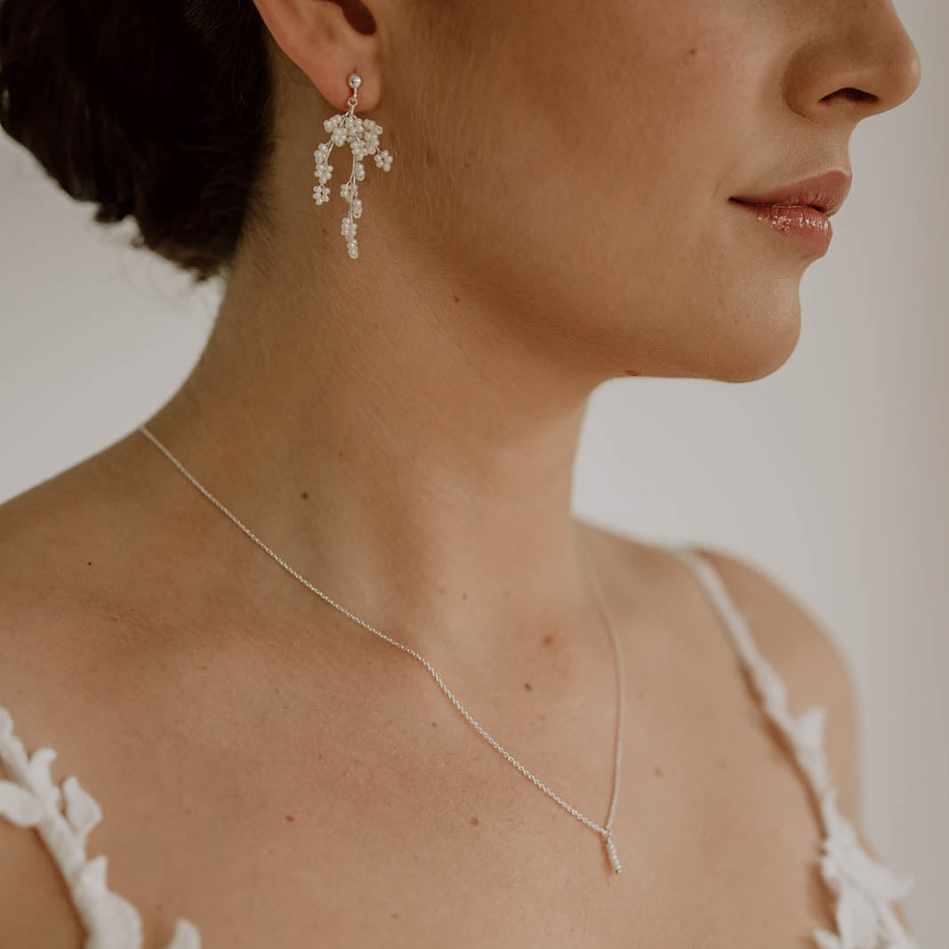 Perlenbräute Belina Hochzeit Ohrringe Silber kleine Perlen