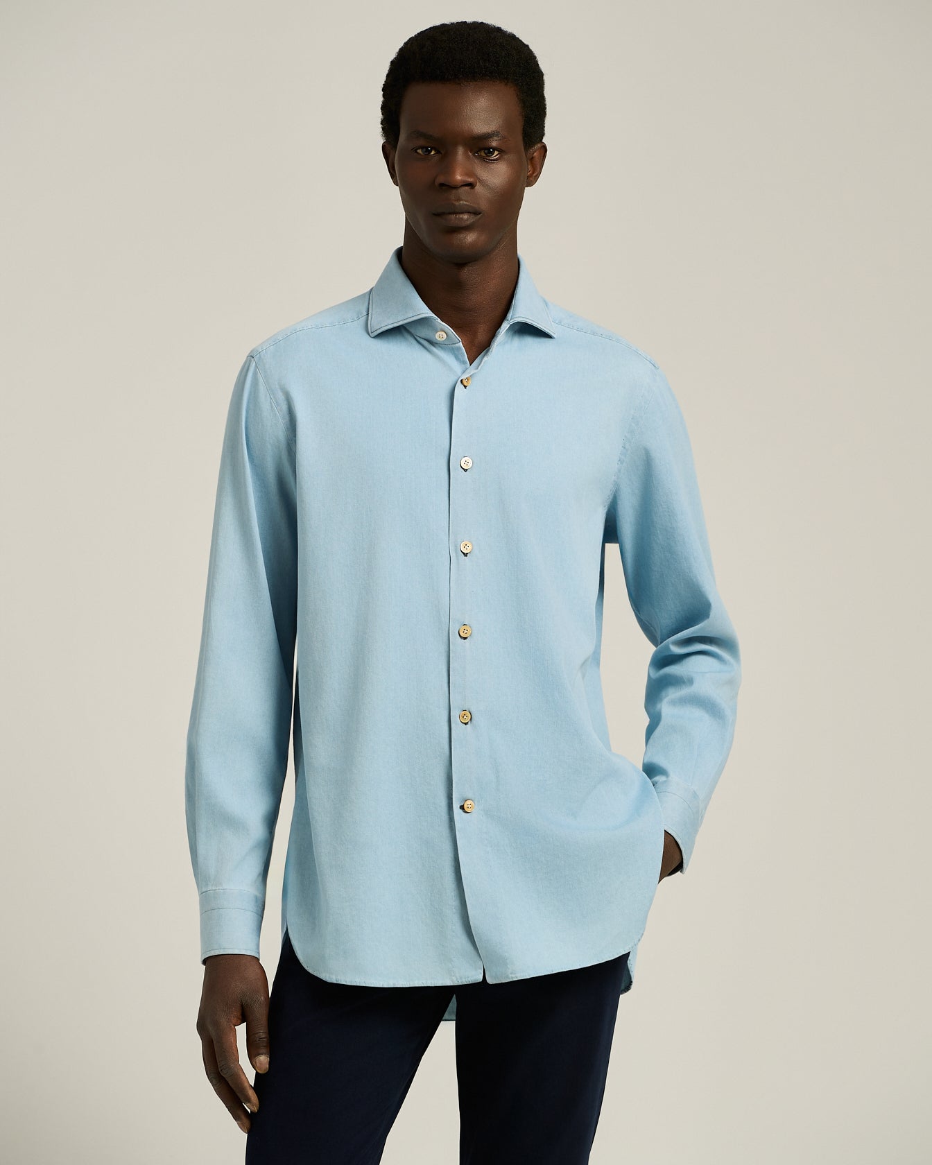 Kiton Casual Denim Hemd Hellblau Spread-Kragen Gr. M