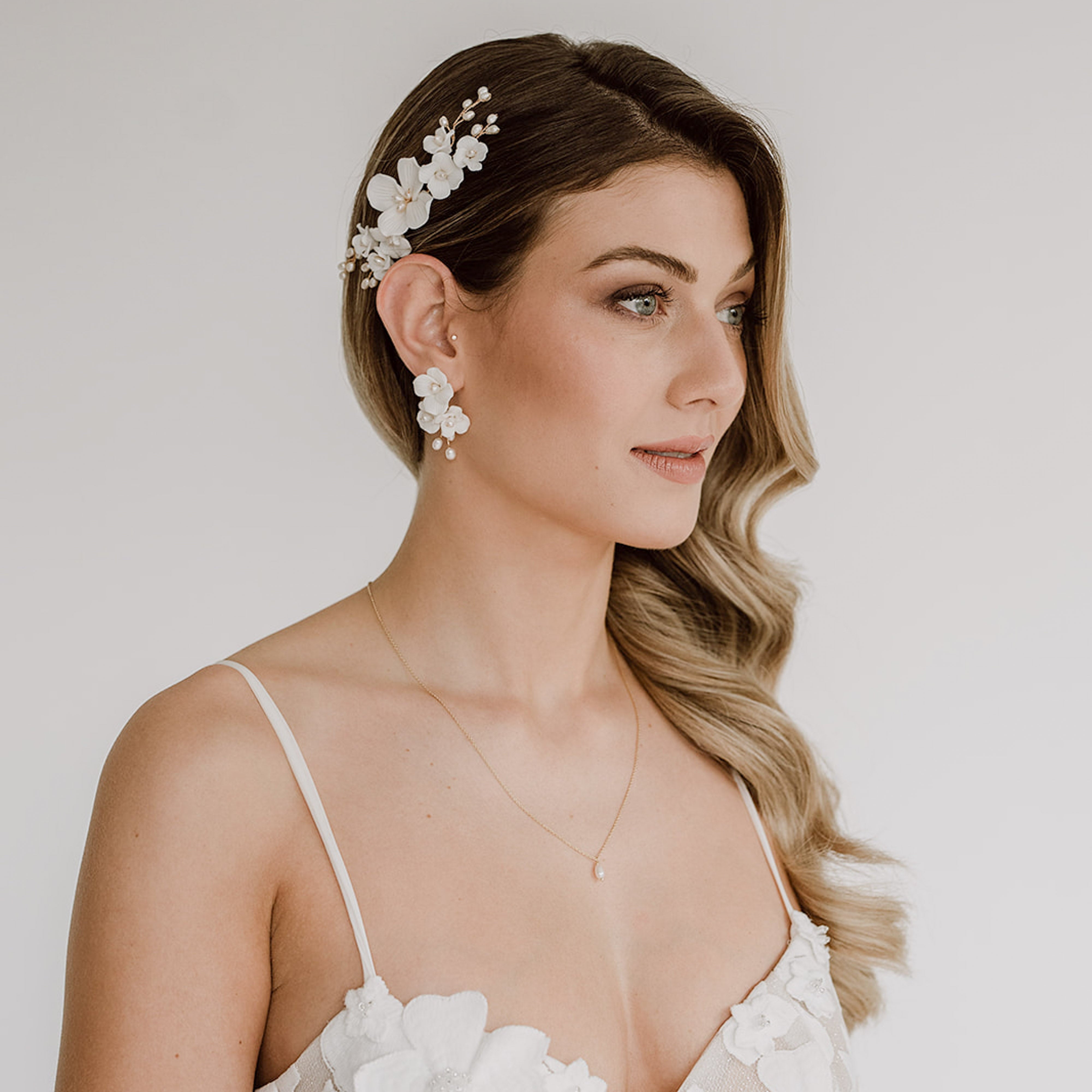 Perlenbräute Haarschmuck Coco Haarkamm Perlen Blüten