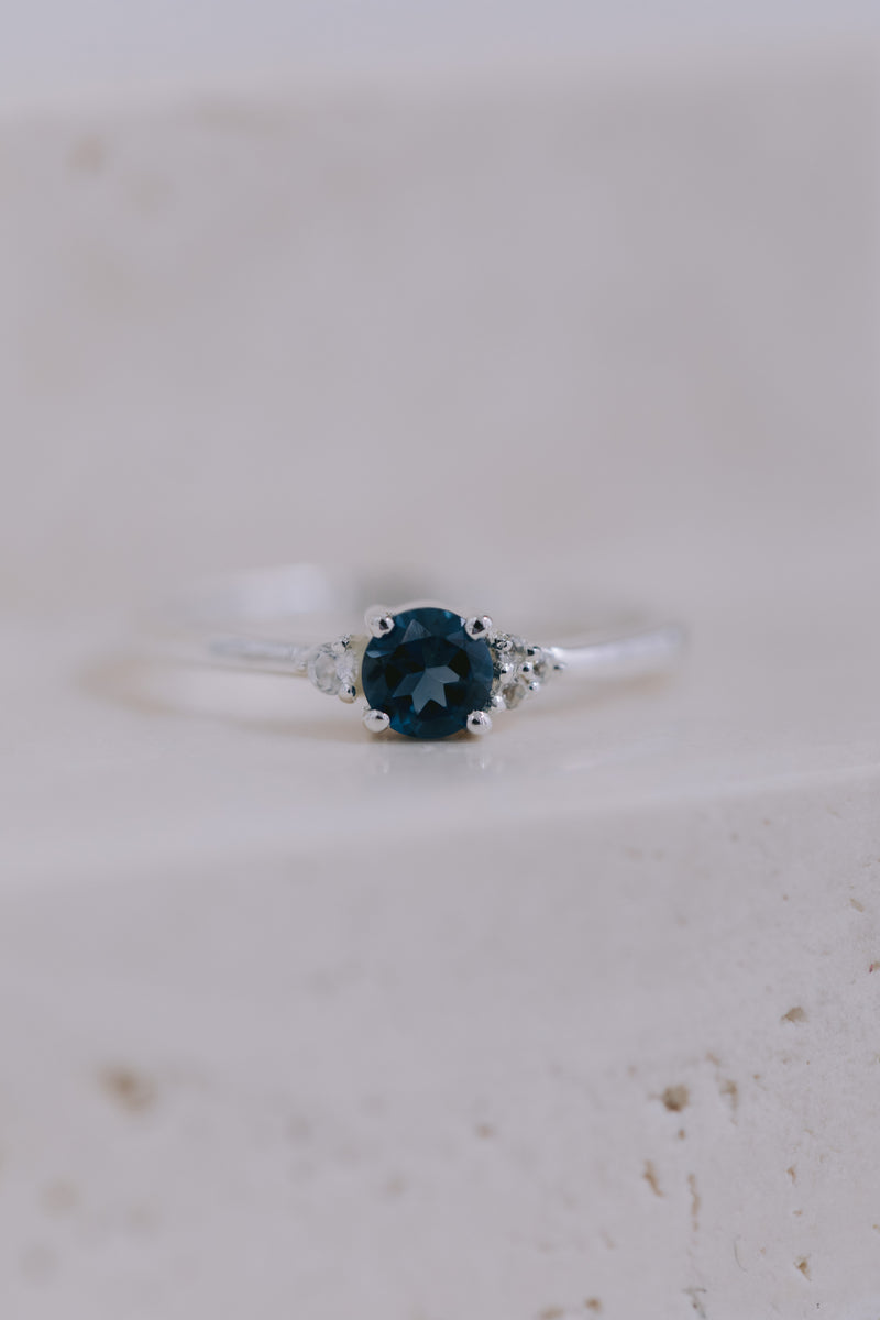 Juvelan Vienna Ring London Blue Topas White Topas Silber