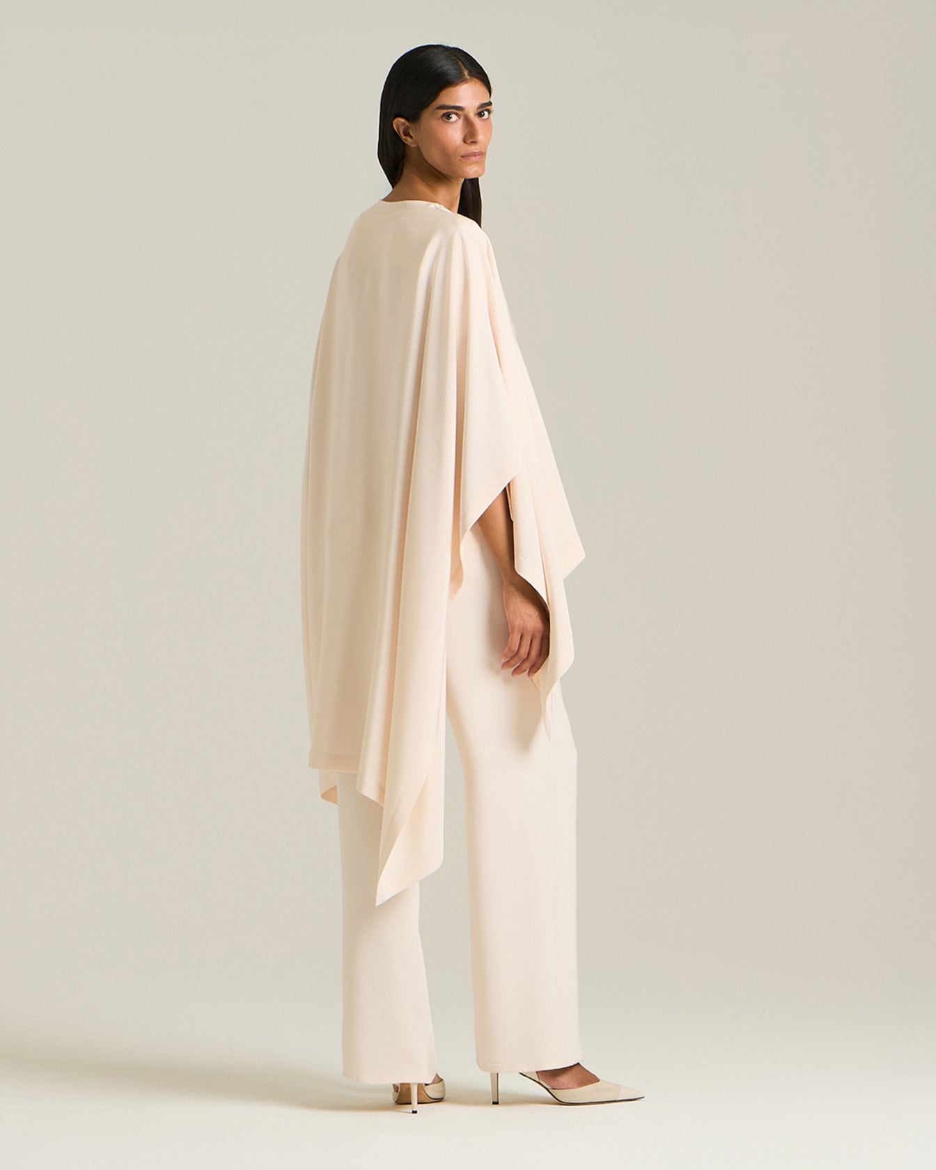 Kiton Silk Cape Cape Seide mit Armschlitzen