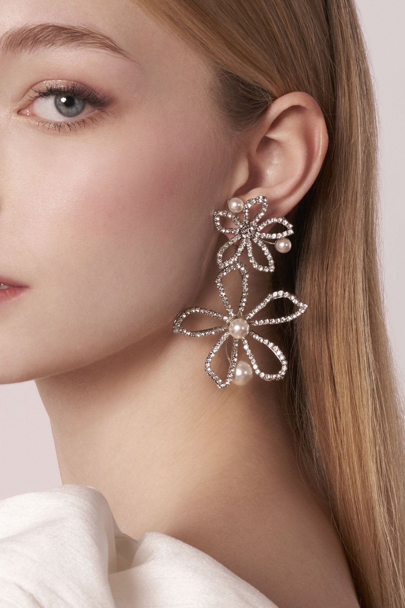 Elizabeth Bower Pavet Pearl Statement Ohrringe Rhodium Clip Braut