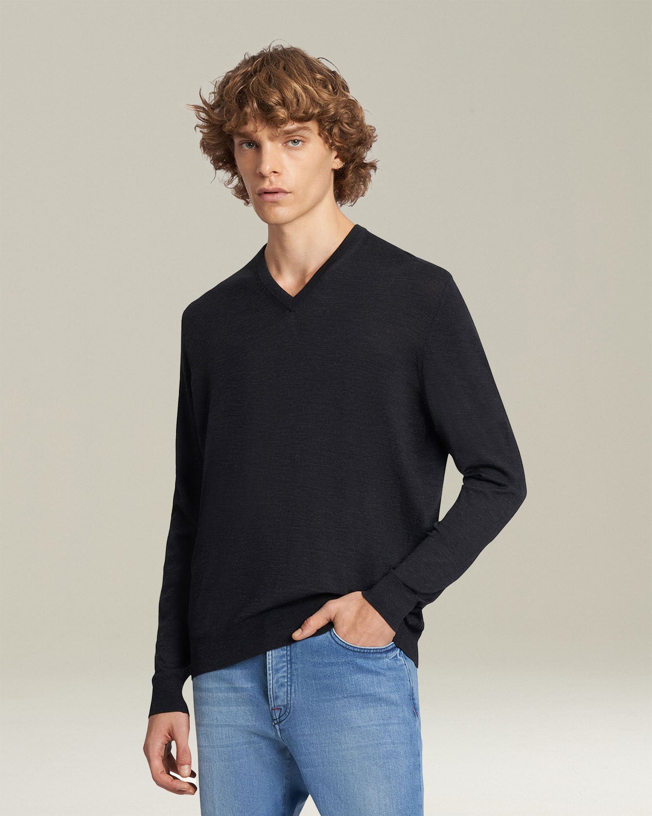 Kiton V-Neck Pullover Wolle 14 Micron Grau