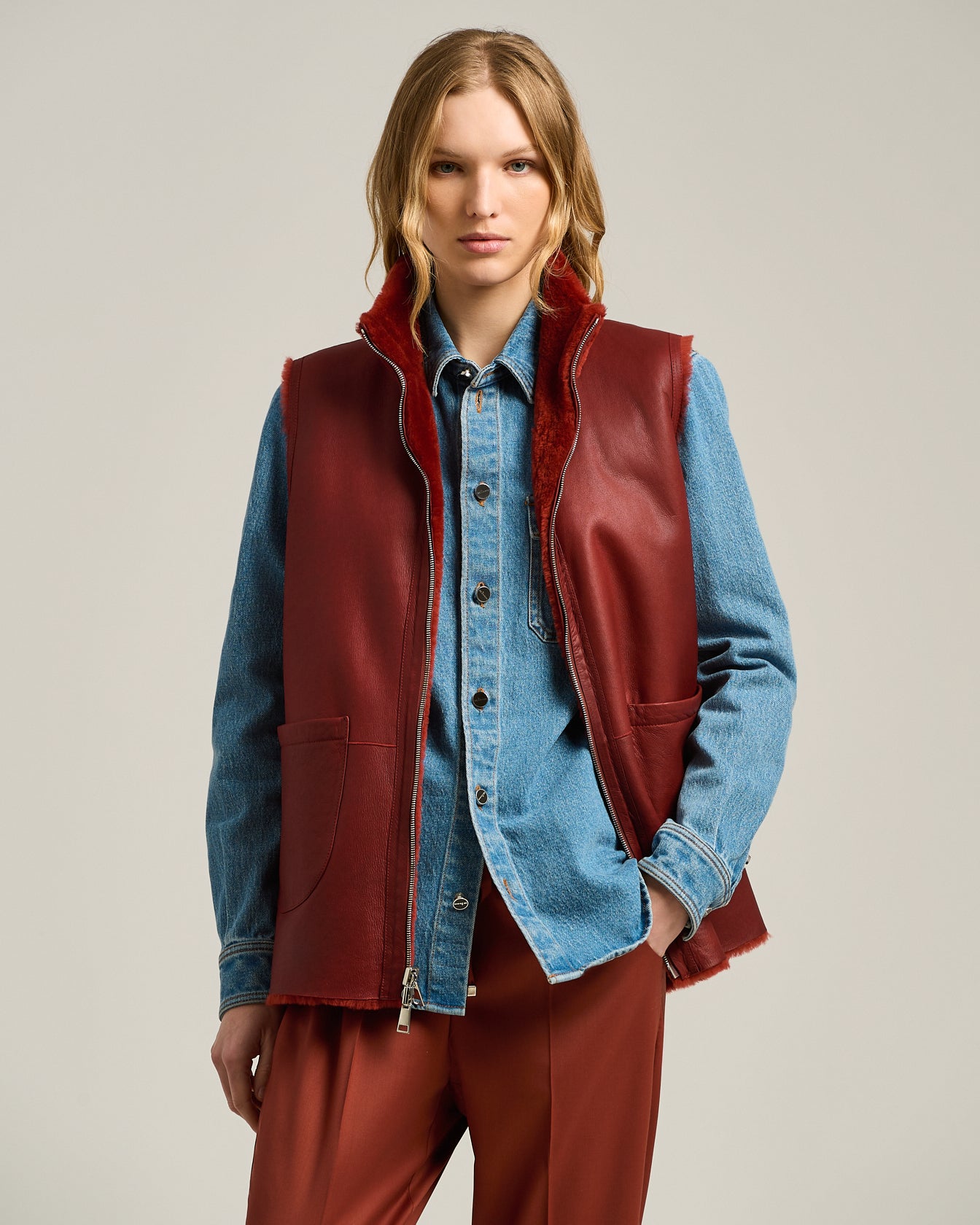 Kiton Gilet Wende-Weste Lammfell Gr. 40 burgund
