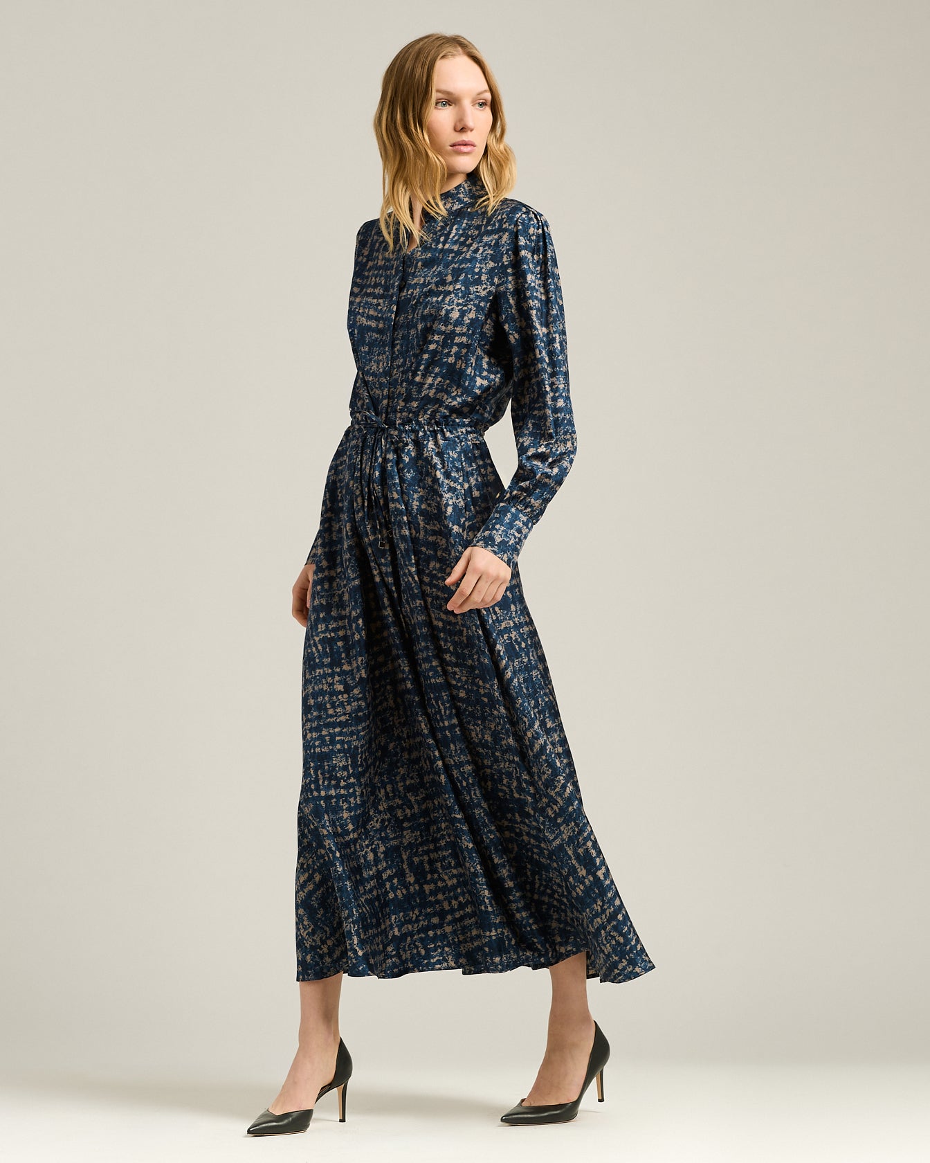 Kiton Midi Hemdkleid Seide hellblau gemustert