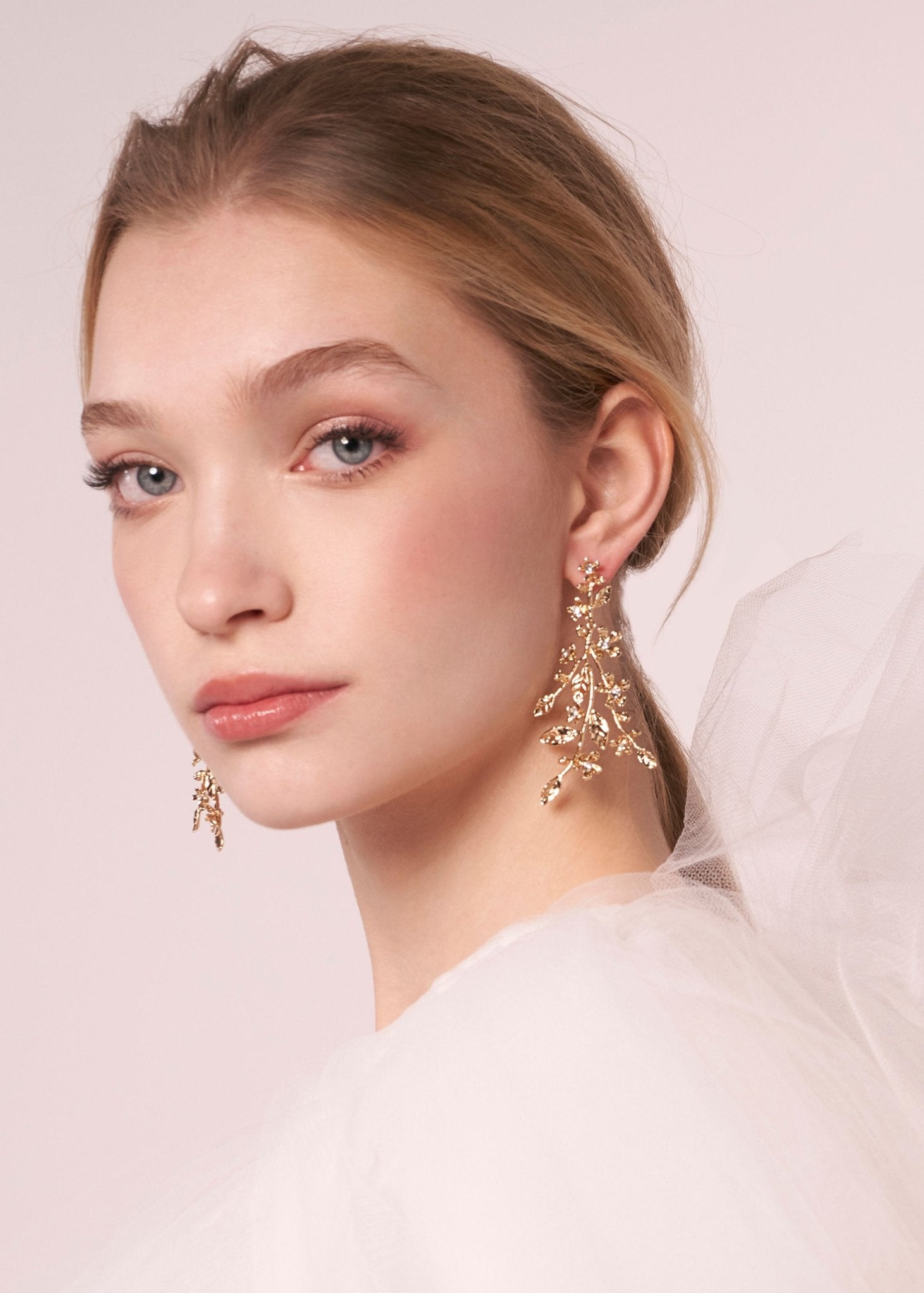 Elizabeth Bower Athena Pearl Cascade Ohrringe Rhodium Perlen