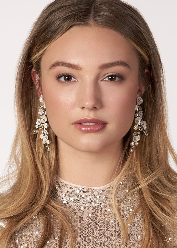 Elizabeth Bower Trillium Pearllum Statement Ohrringe Gold