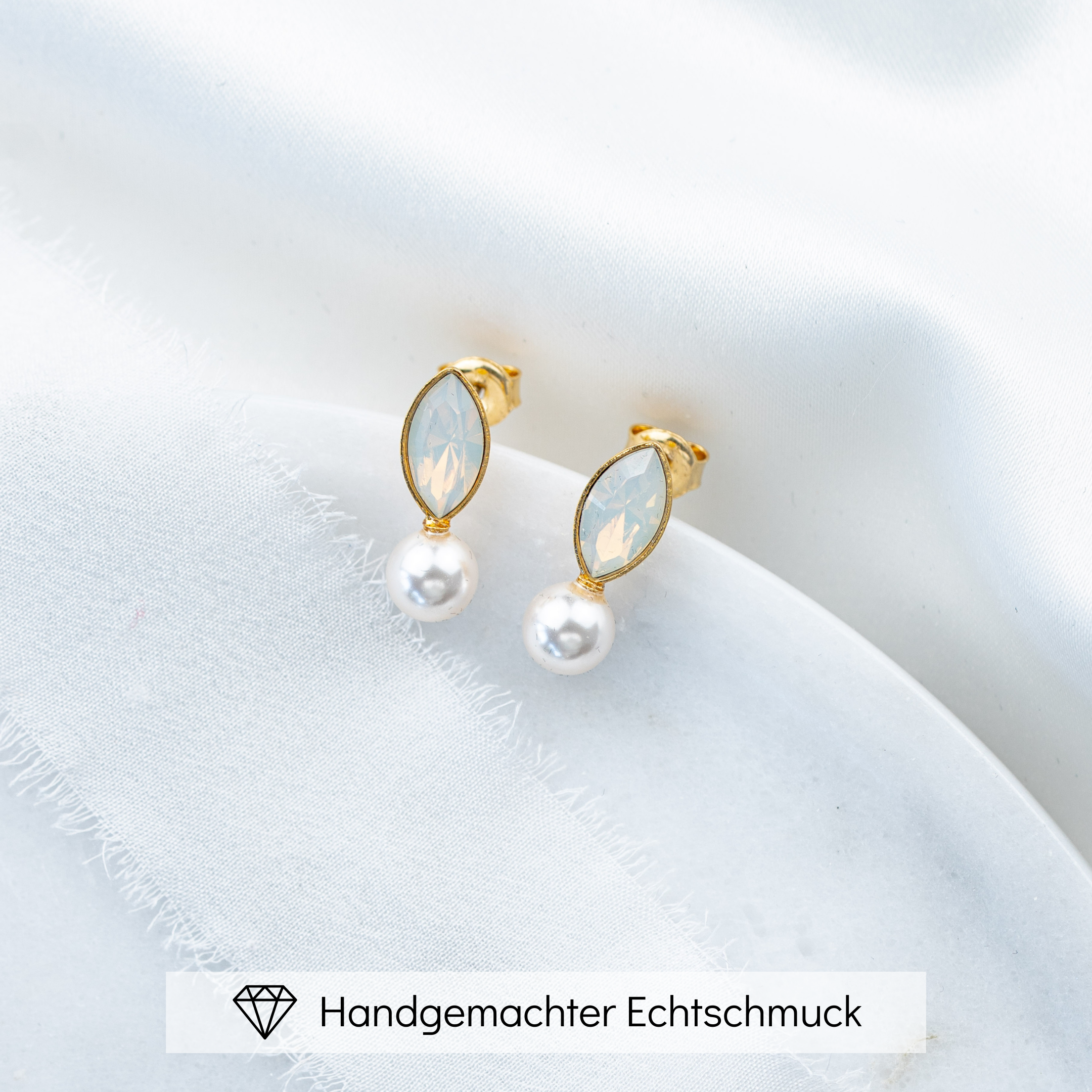 Perlenbräute Kylie Braut Ohrstecker Perle White Opal Gold