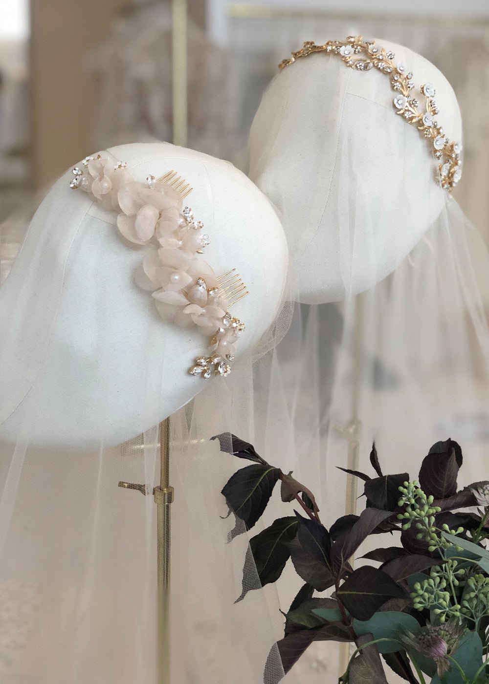 Elizabeth Bower Fabrique Haarkamm Seide Rhodium Ivory